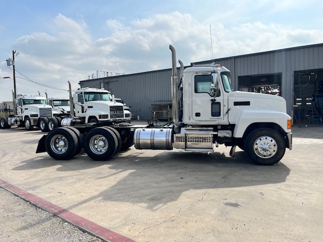 2018 Mack - image 4
