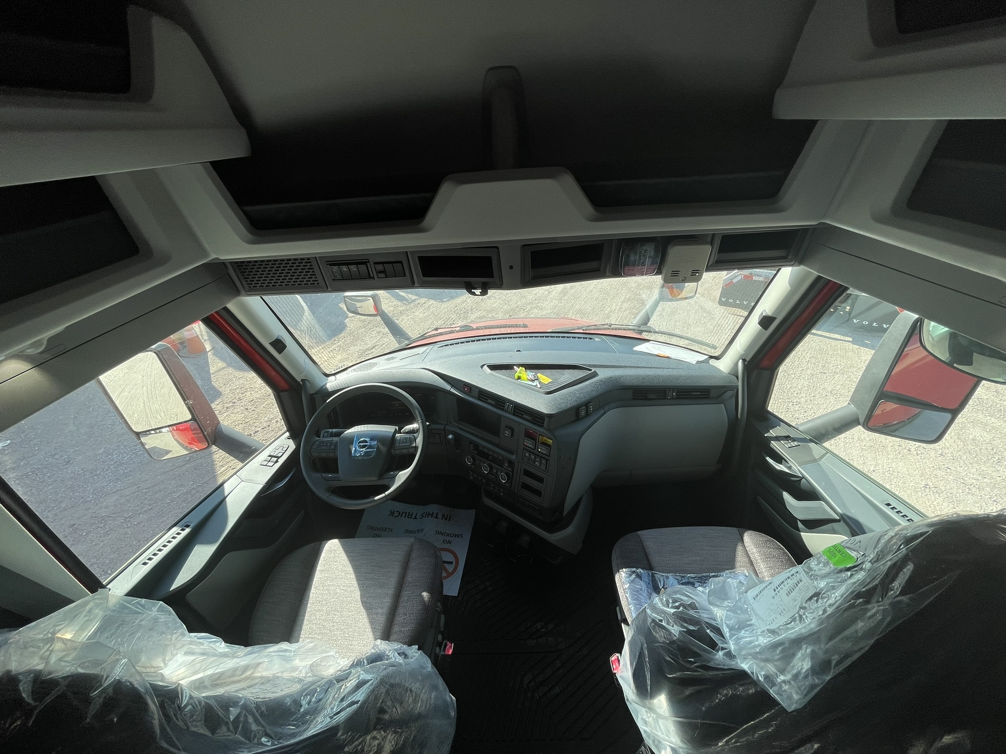 2026 Volvo - image 14