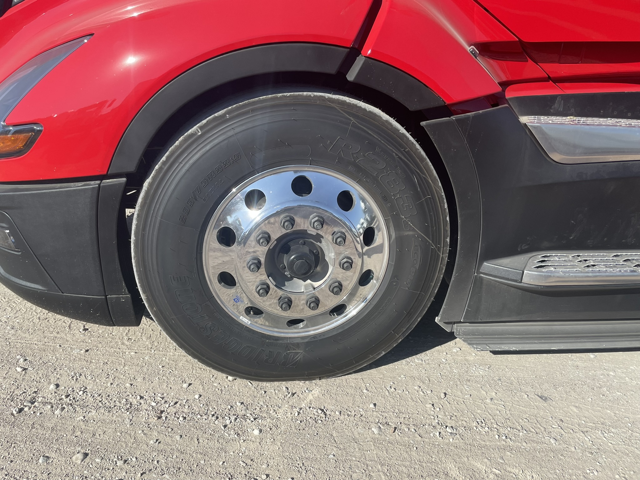 2026 Volvo - image 11