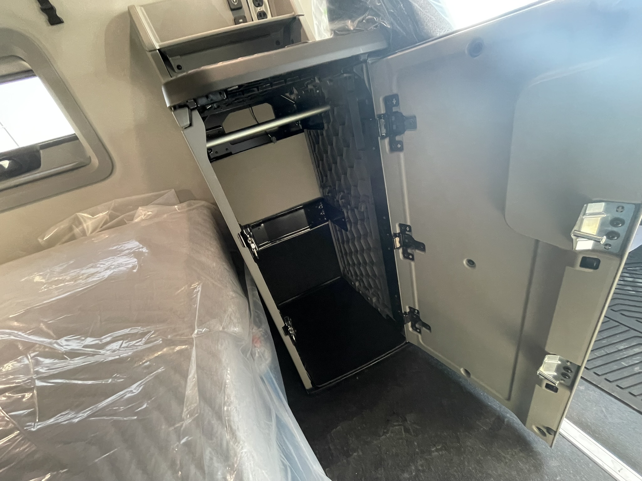 2026 Volvo - image 26