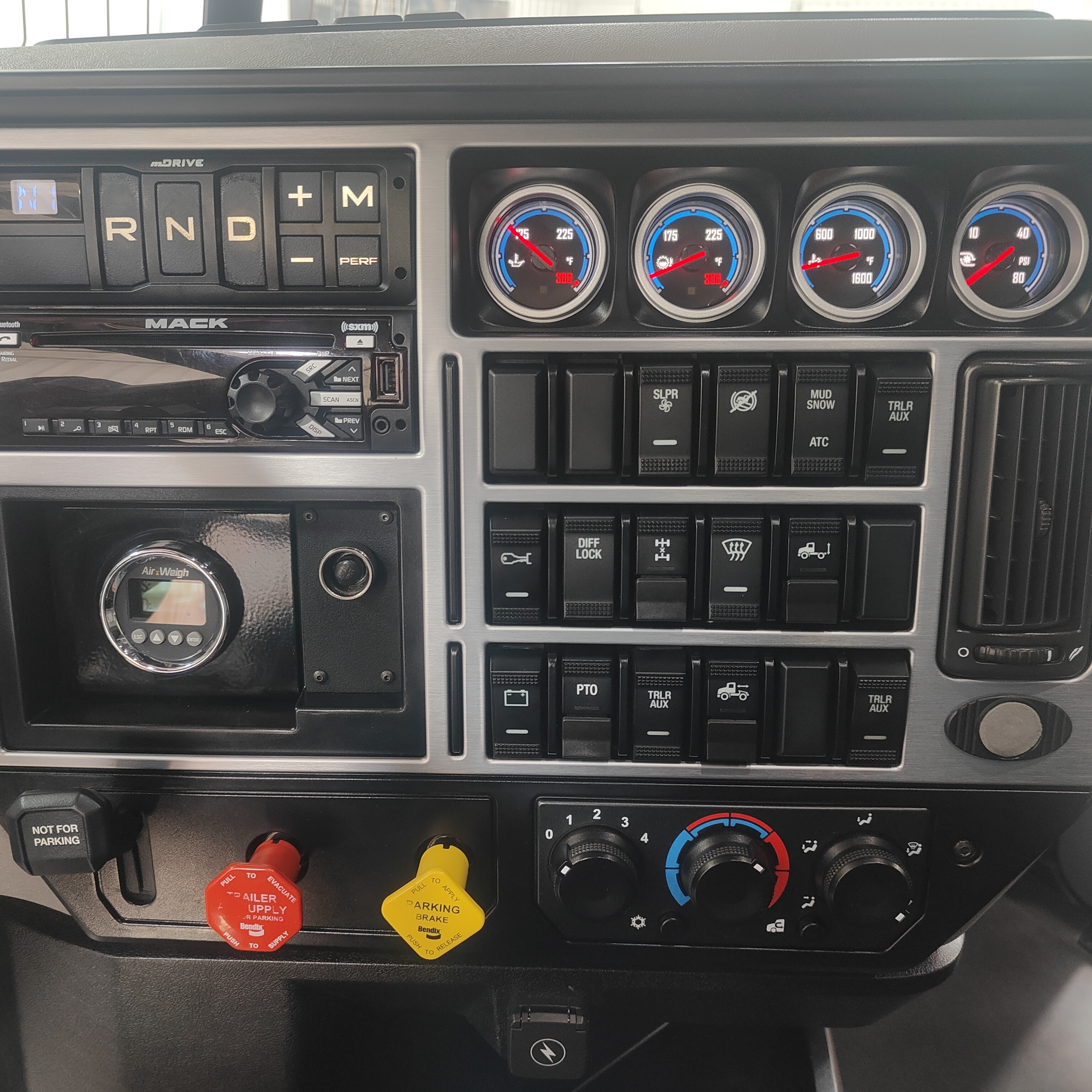 2019 Mack - image 18