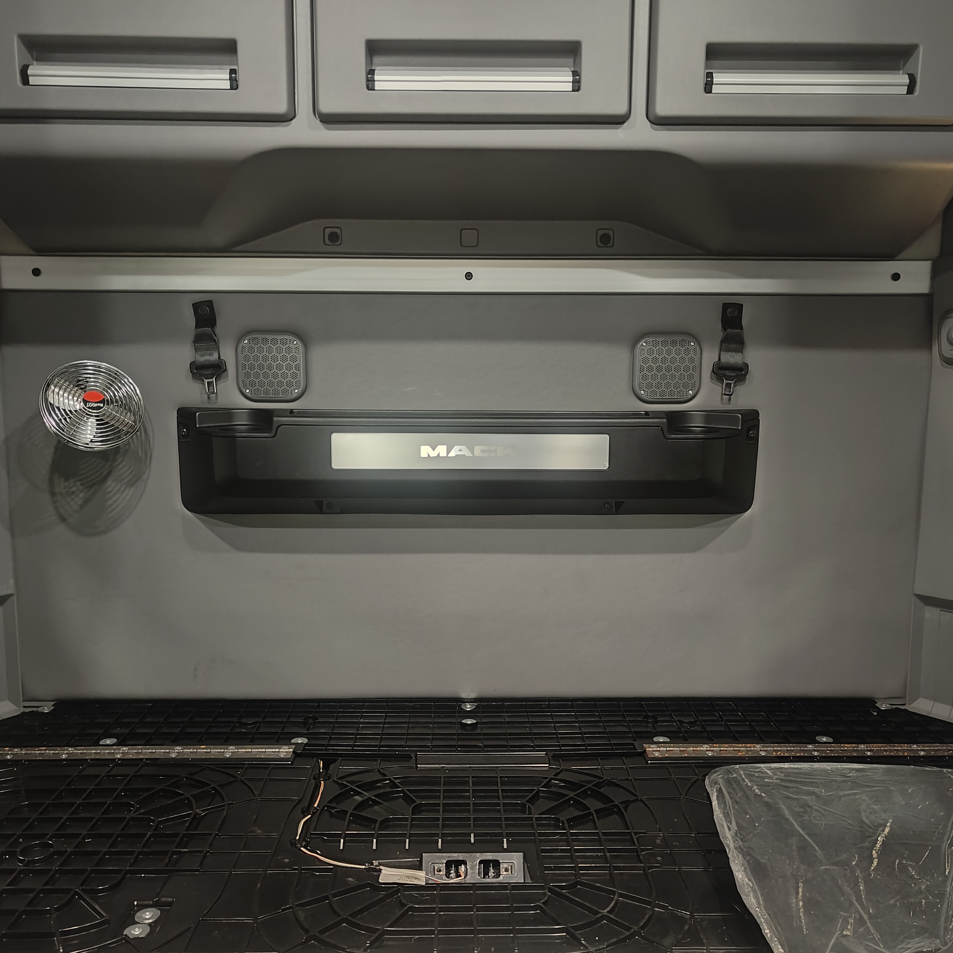 2019 Mack - image 10