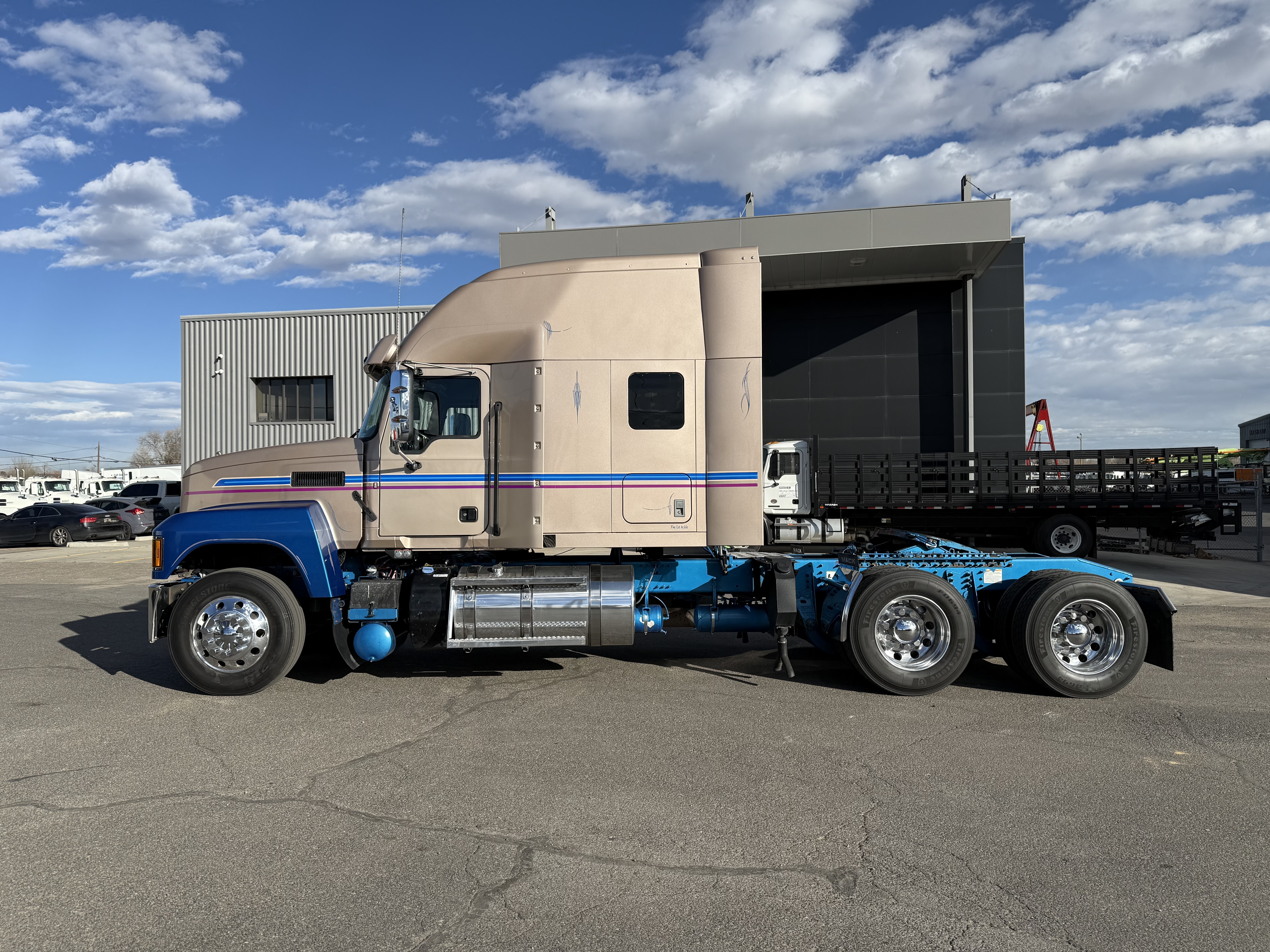 2019 Mack - image 3