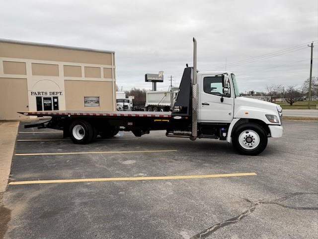 2025 Hino L7 - image 4