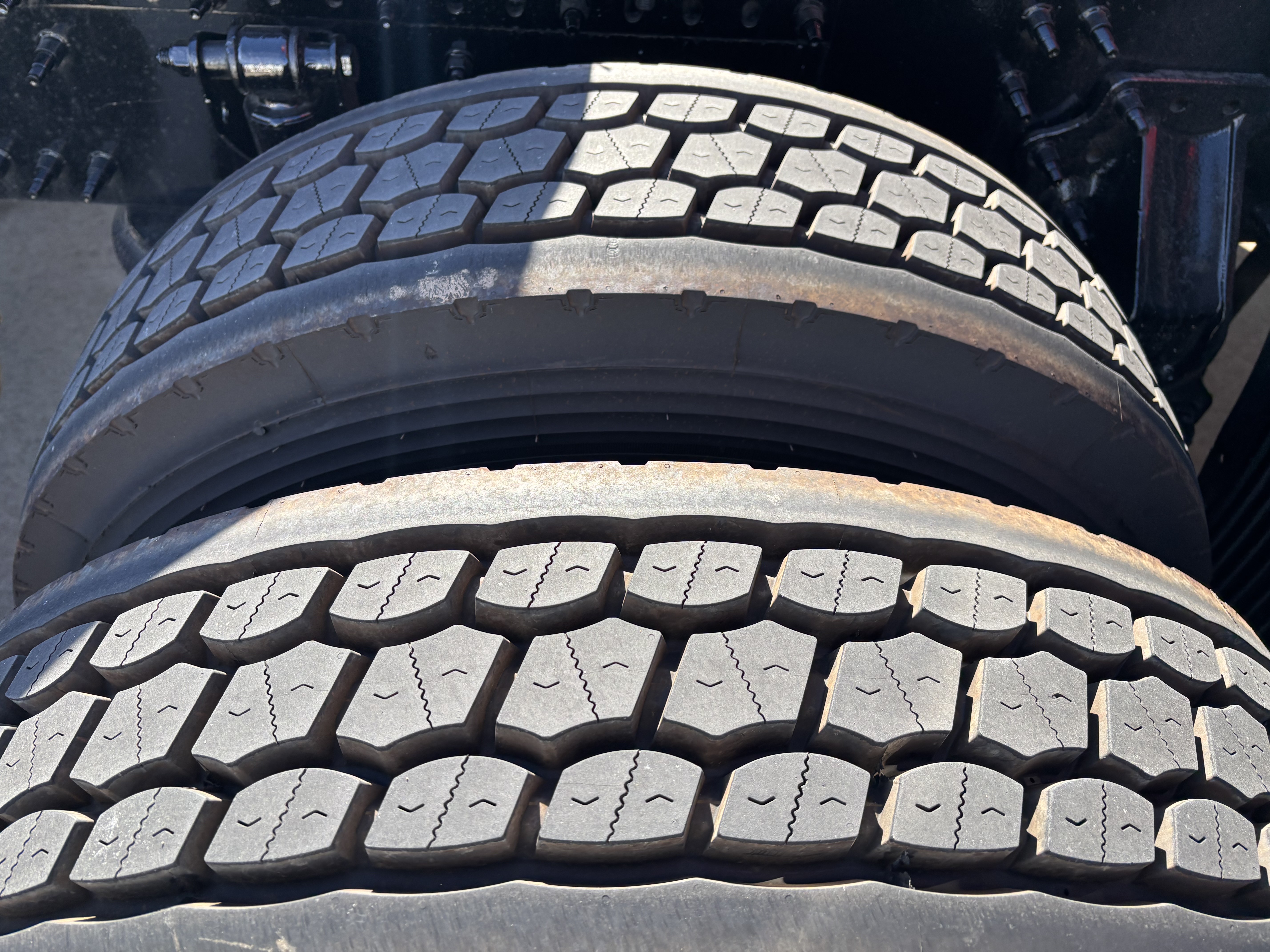 2021 Volvo - image 12