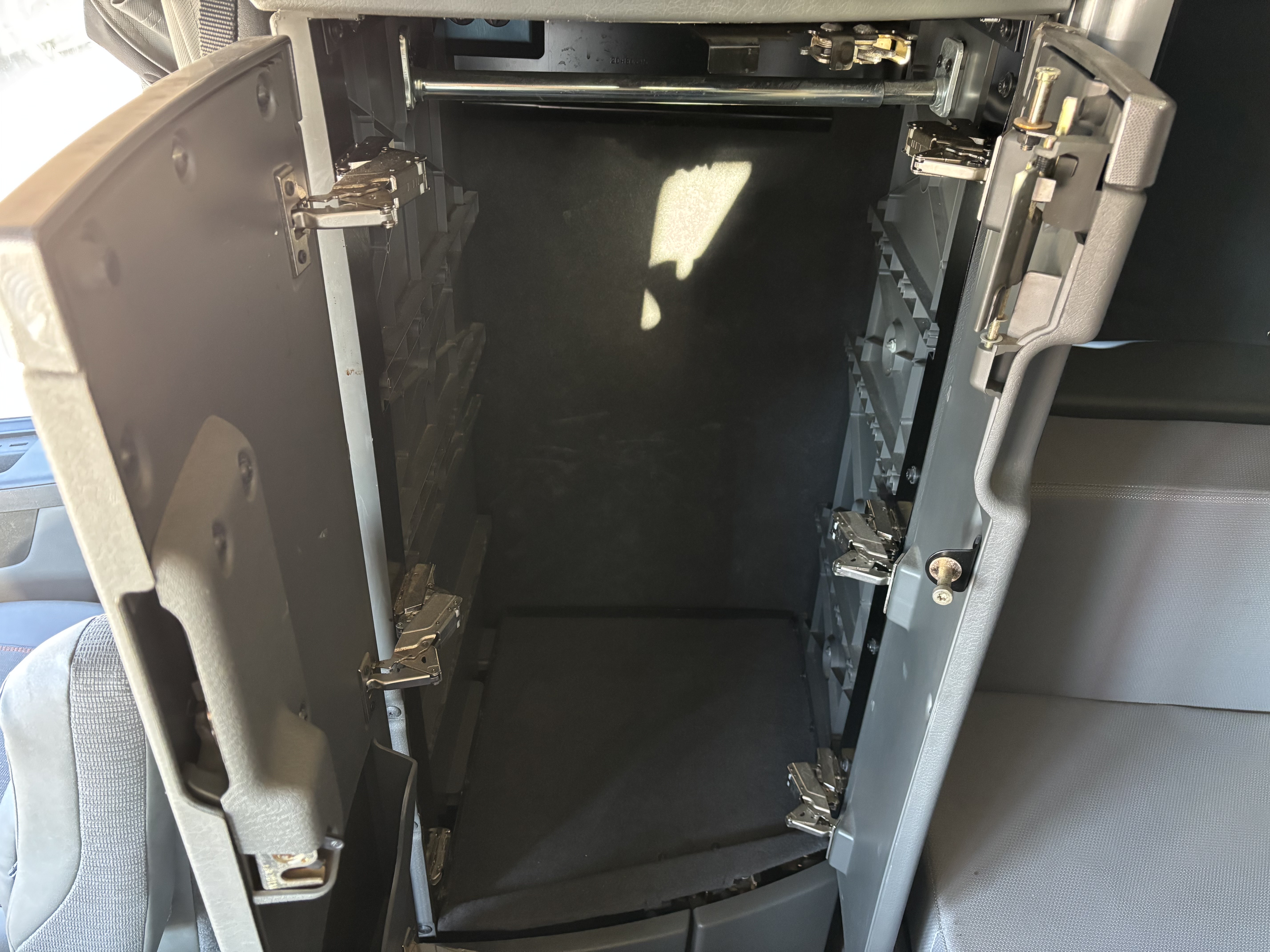 2021 Volvo - image 33