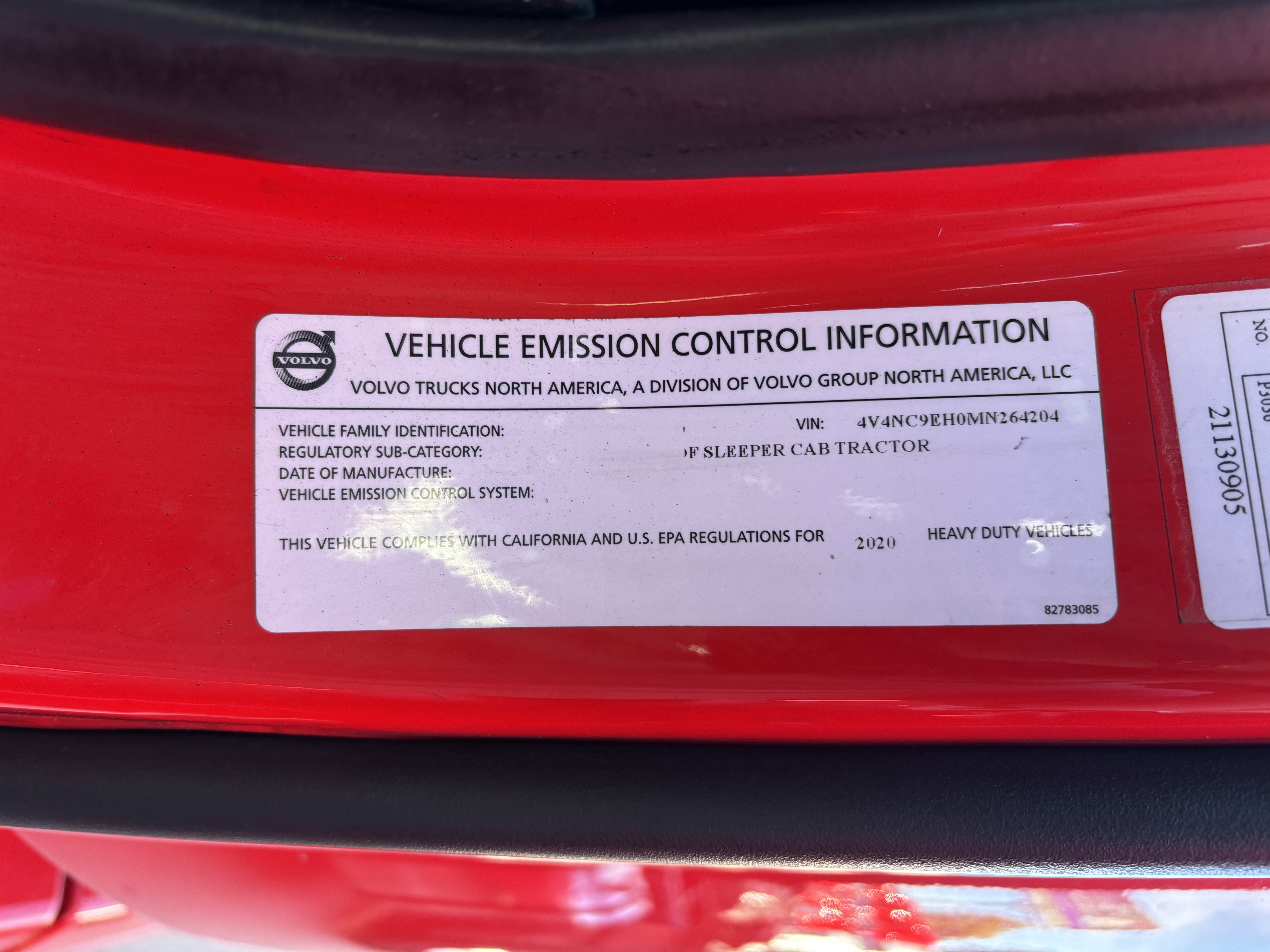 2021 Volvo - image 37