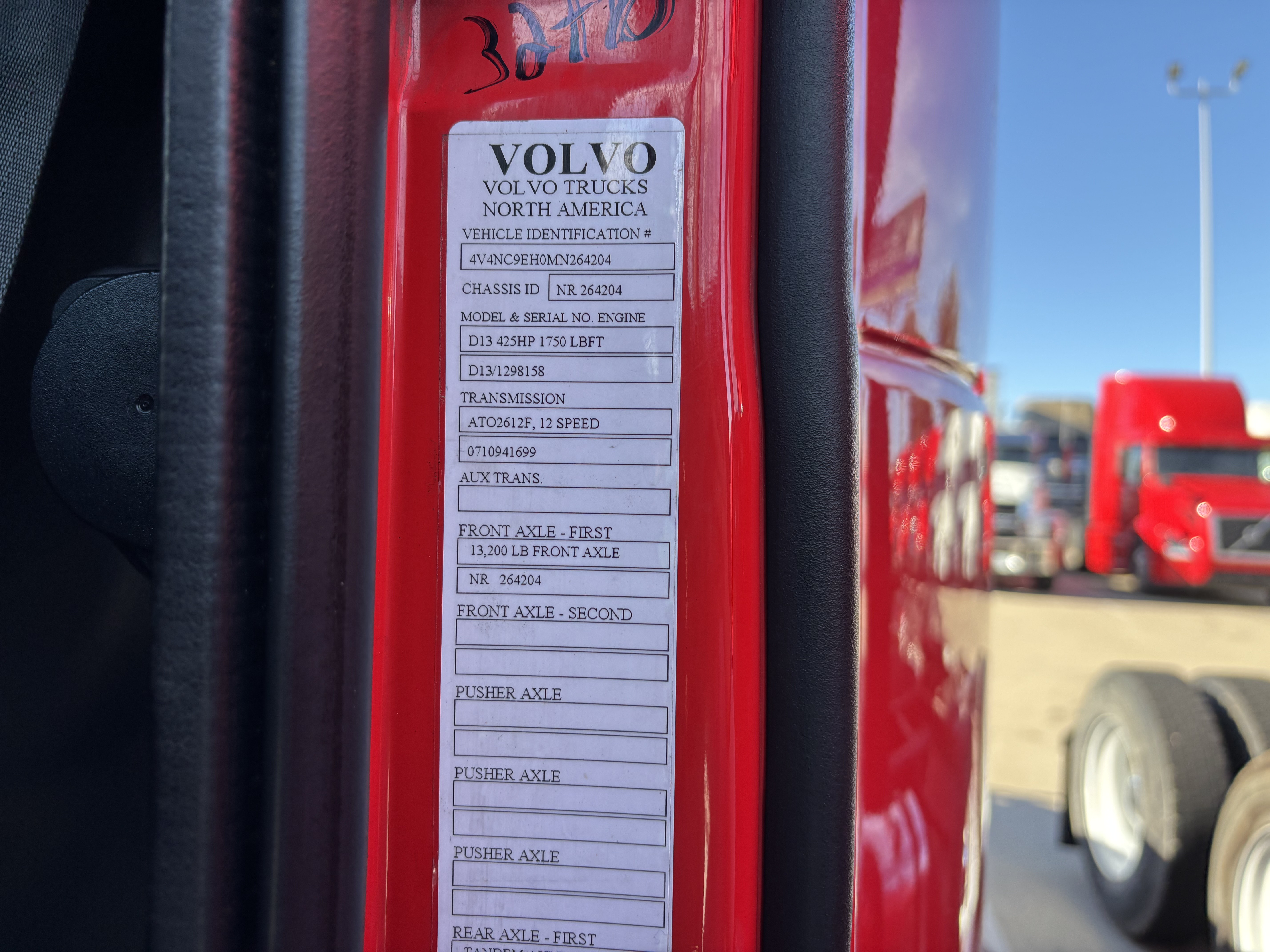 2021 Volvo - image 35