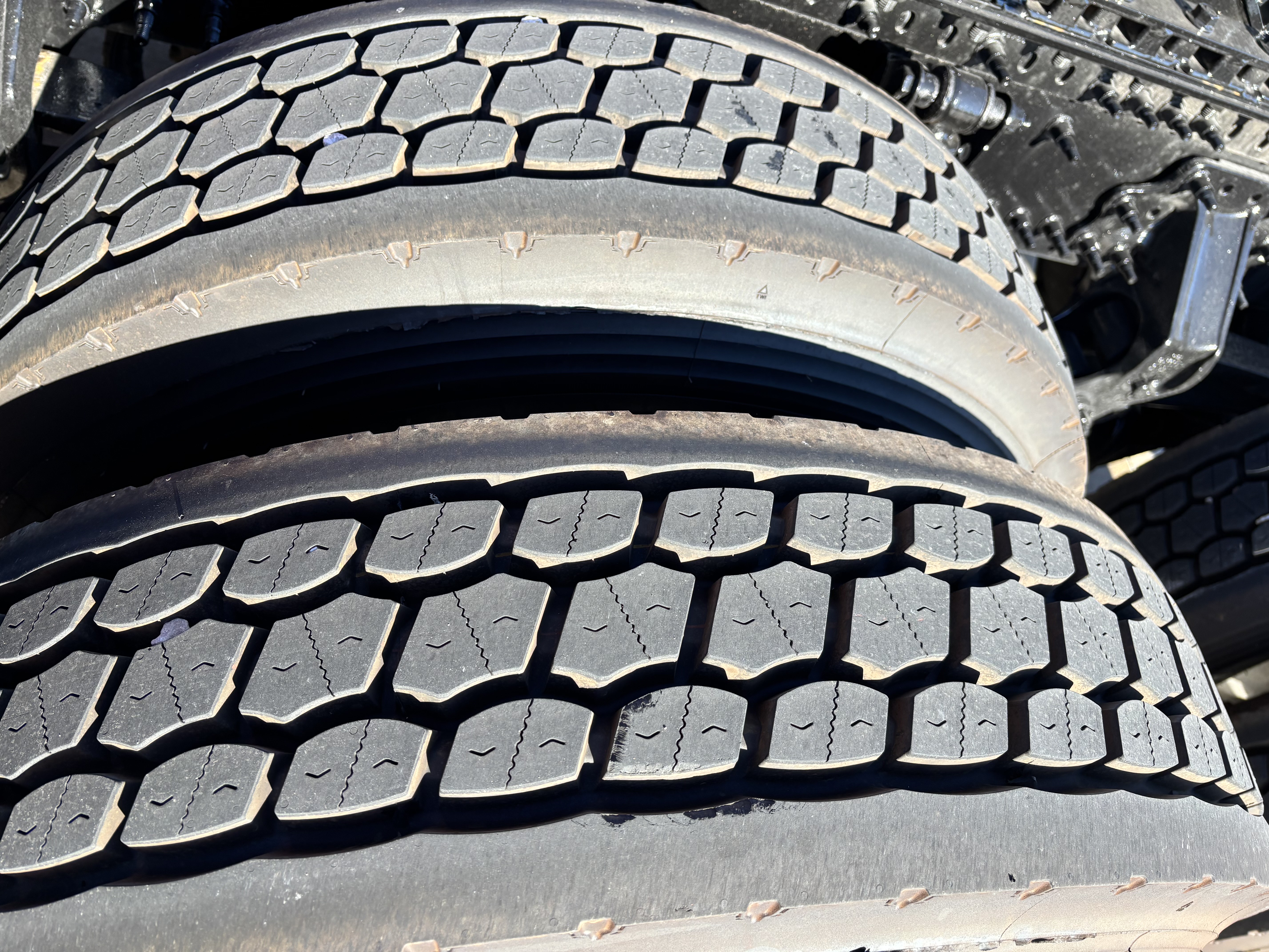 2021 Volvo - image 15