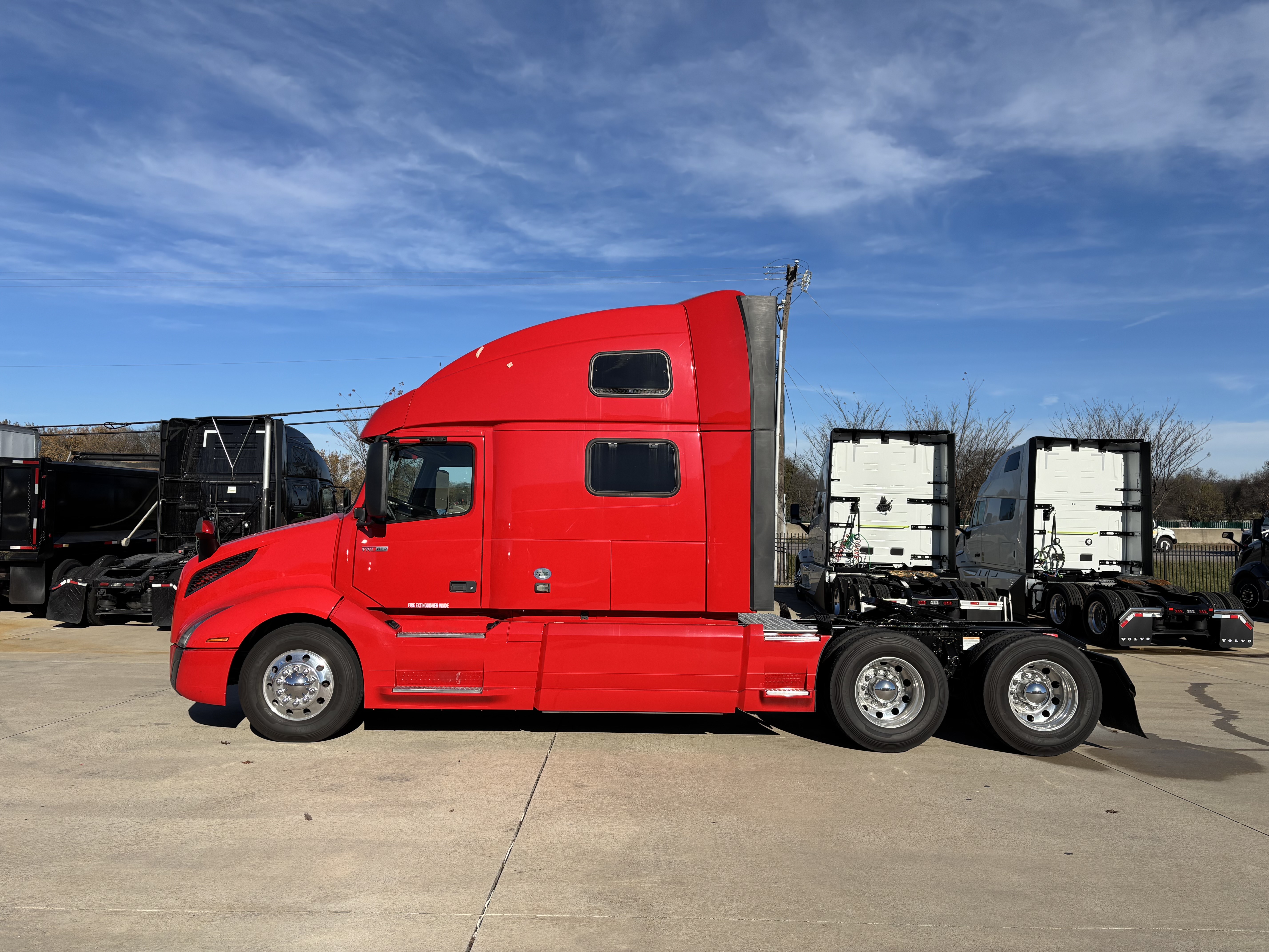 2021 Volvo - image 8