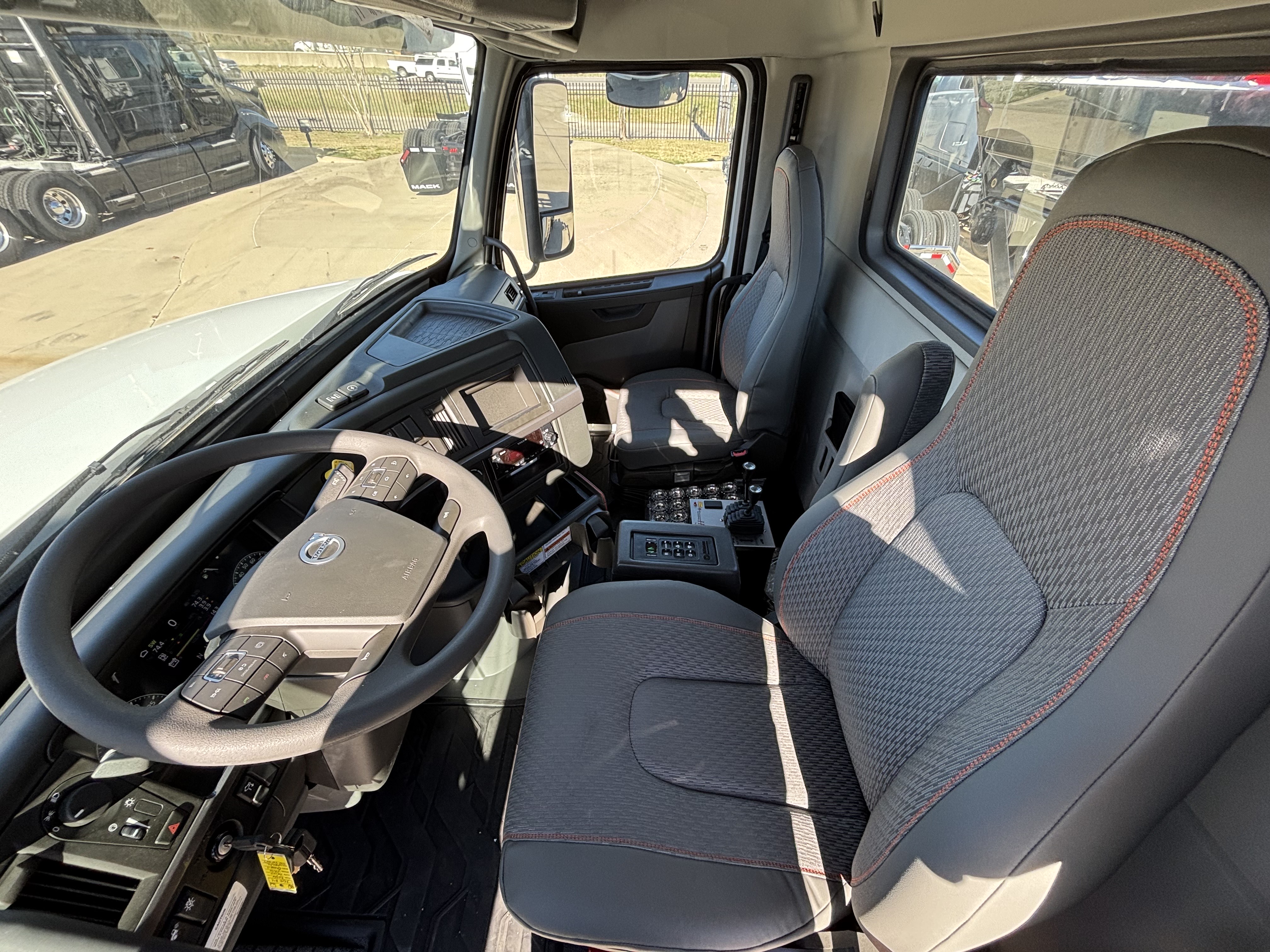 2026 Volvo - image 19