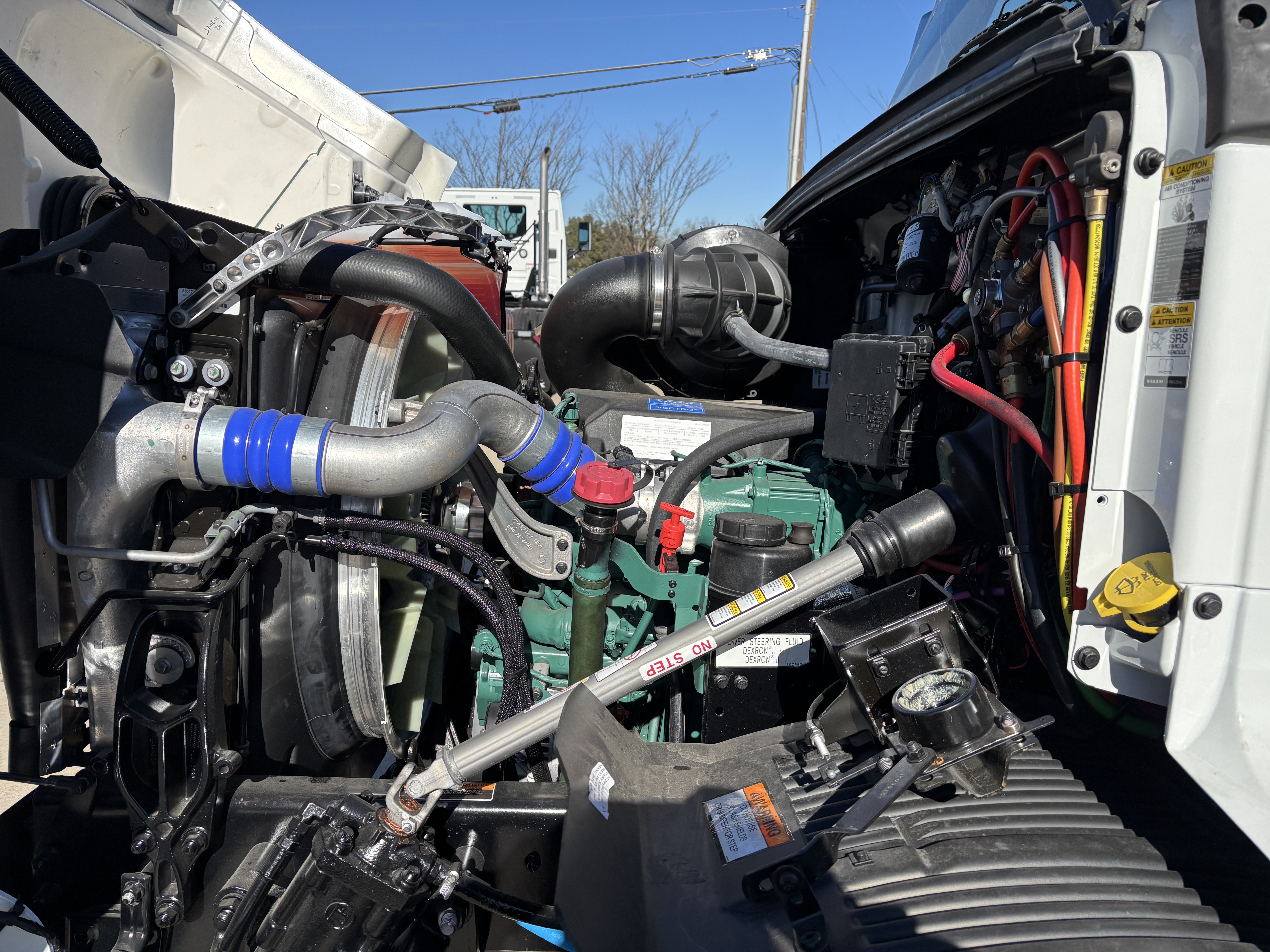 2026 Volvo - image 9