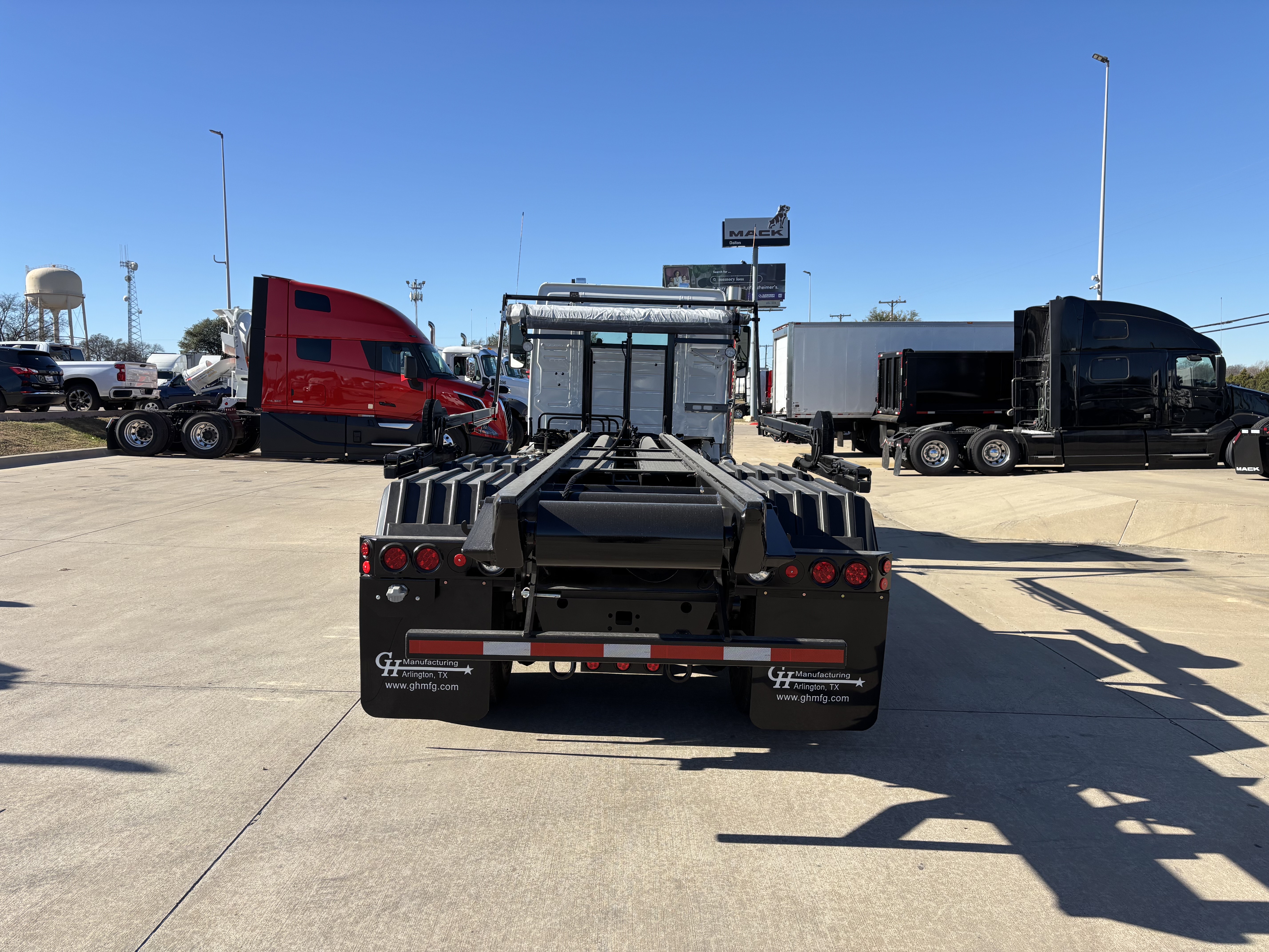 2026 Volvo - image 6