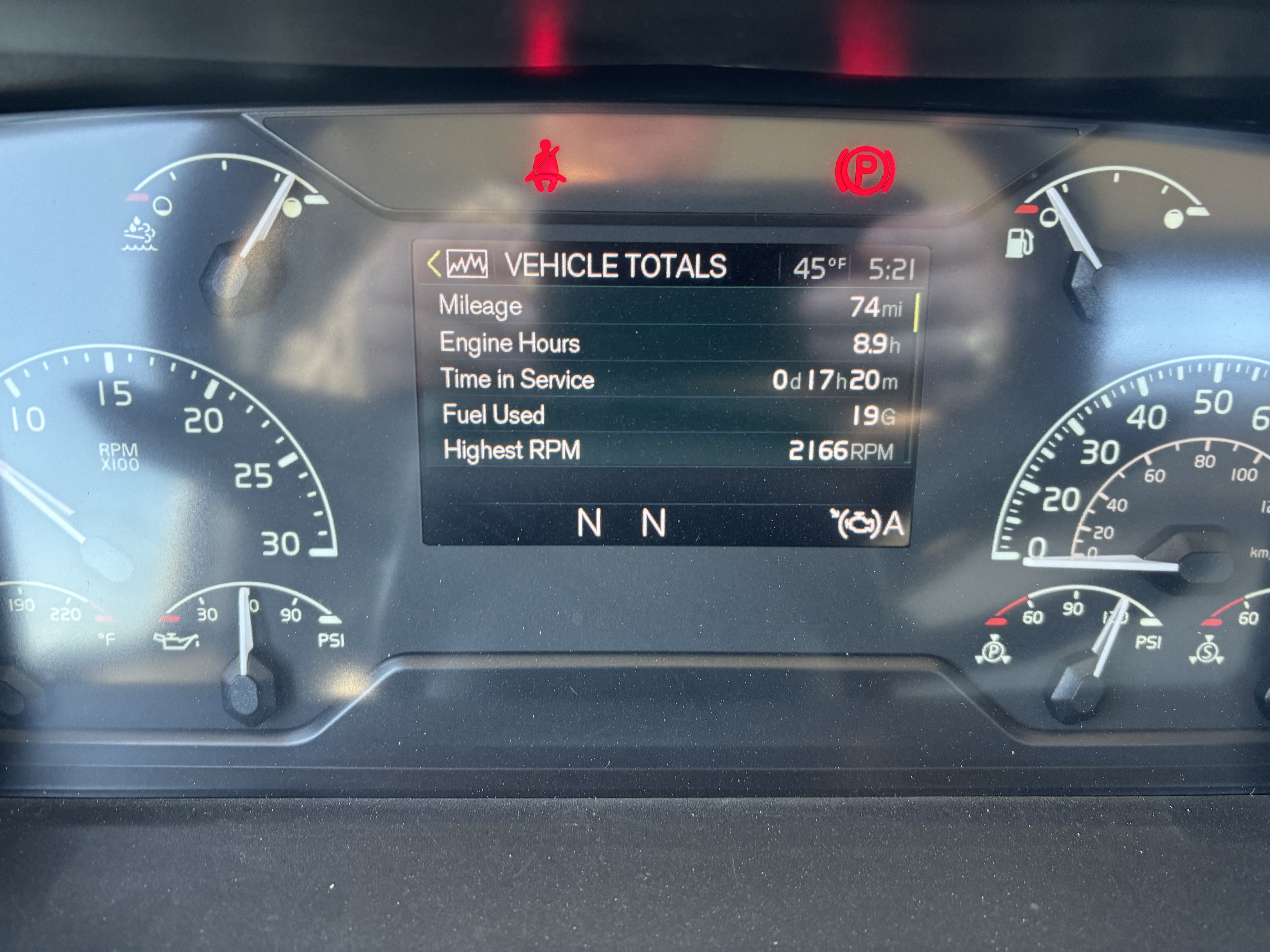 2026 Volvo - image 23