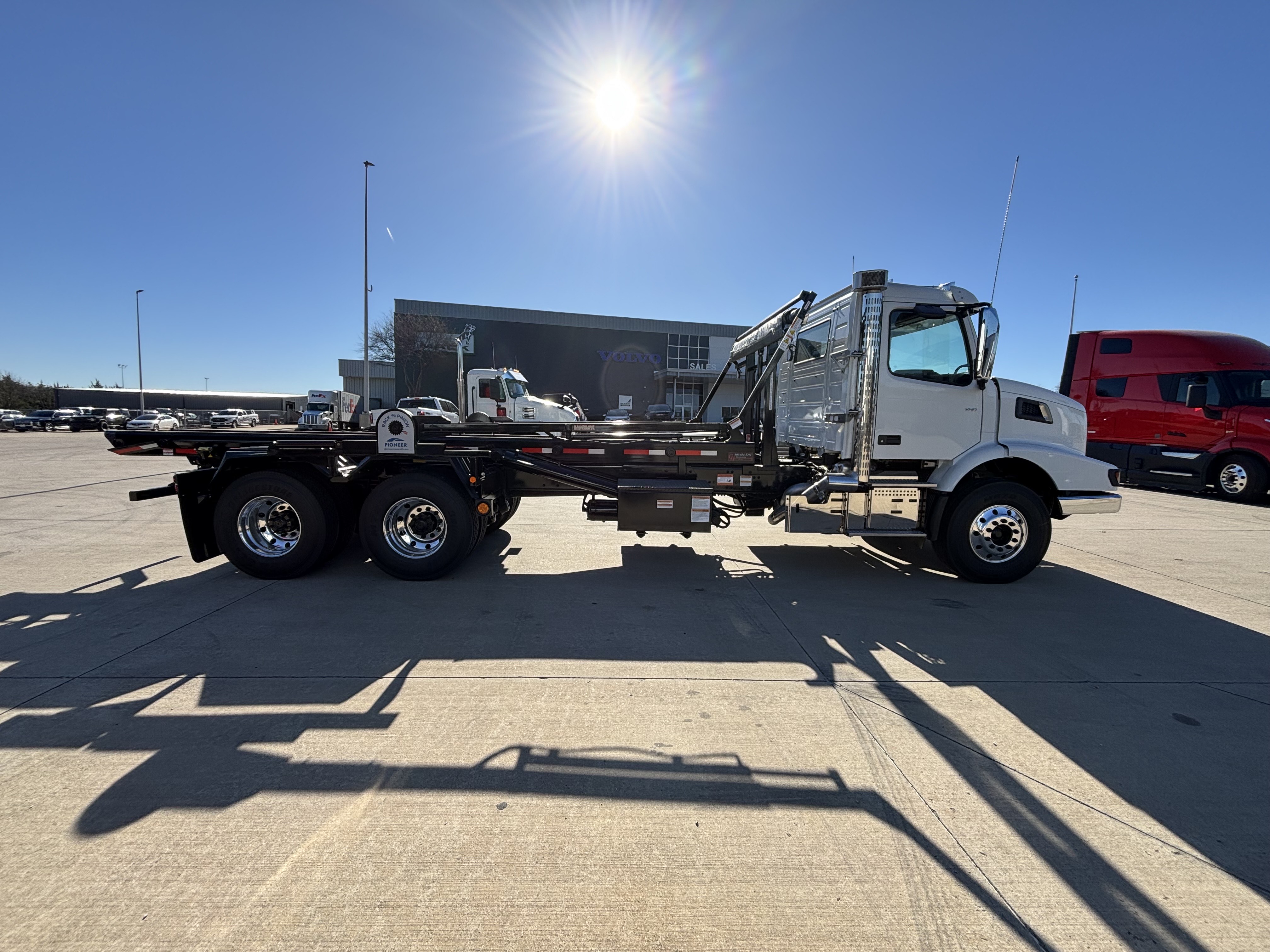 2026 Volvo - image 4