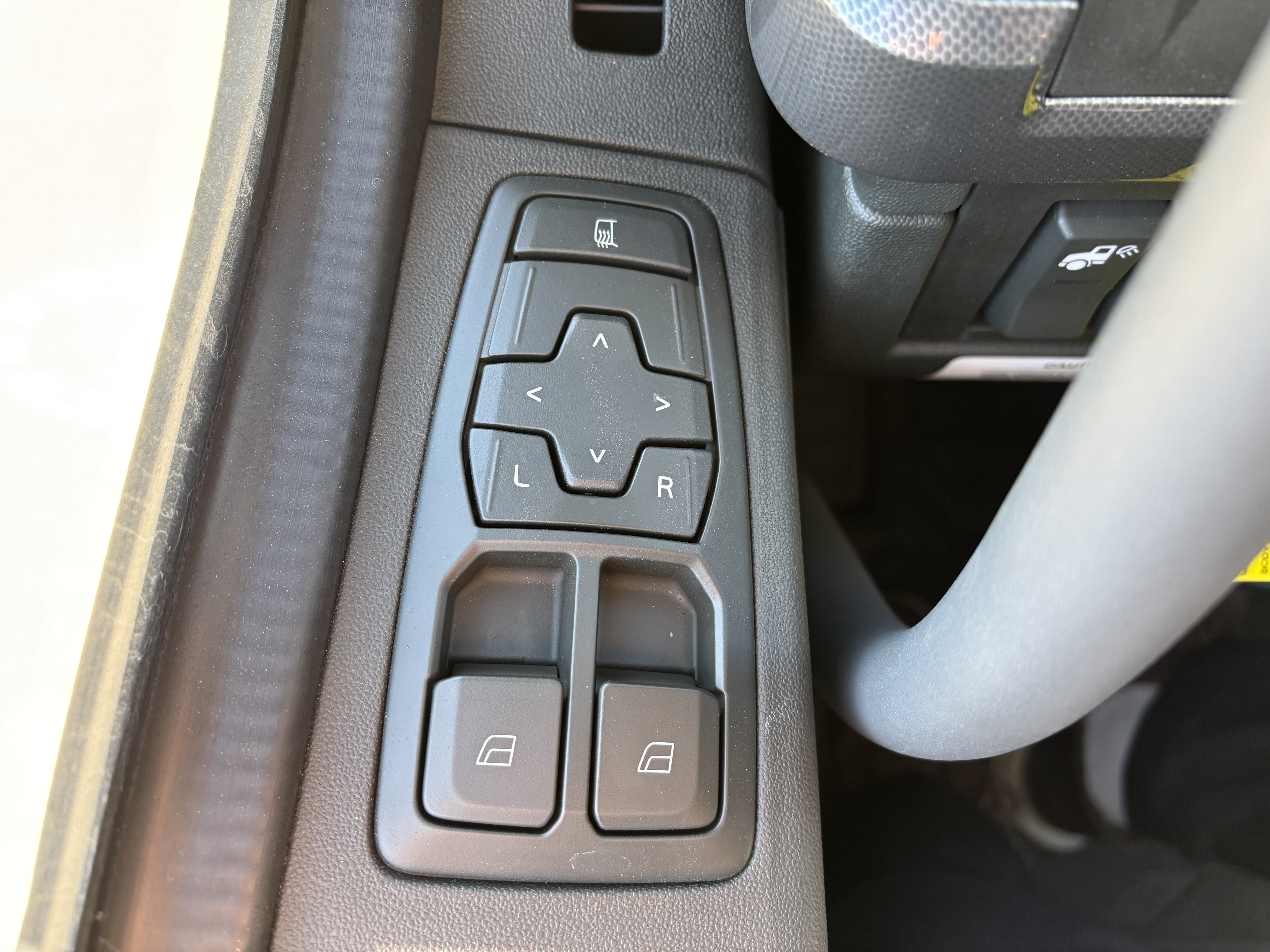 2026 Volvo - image 26