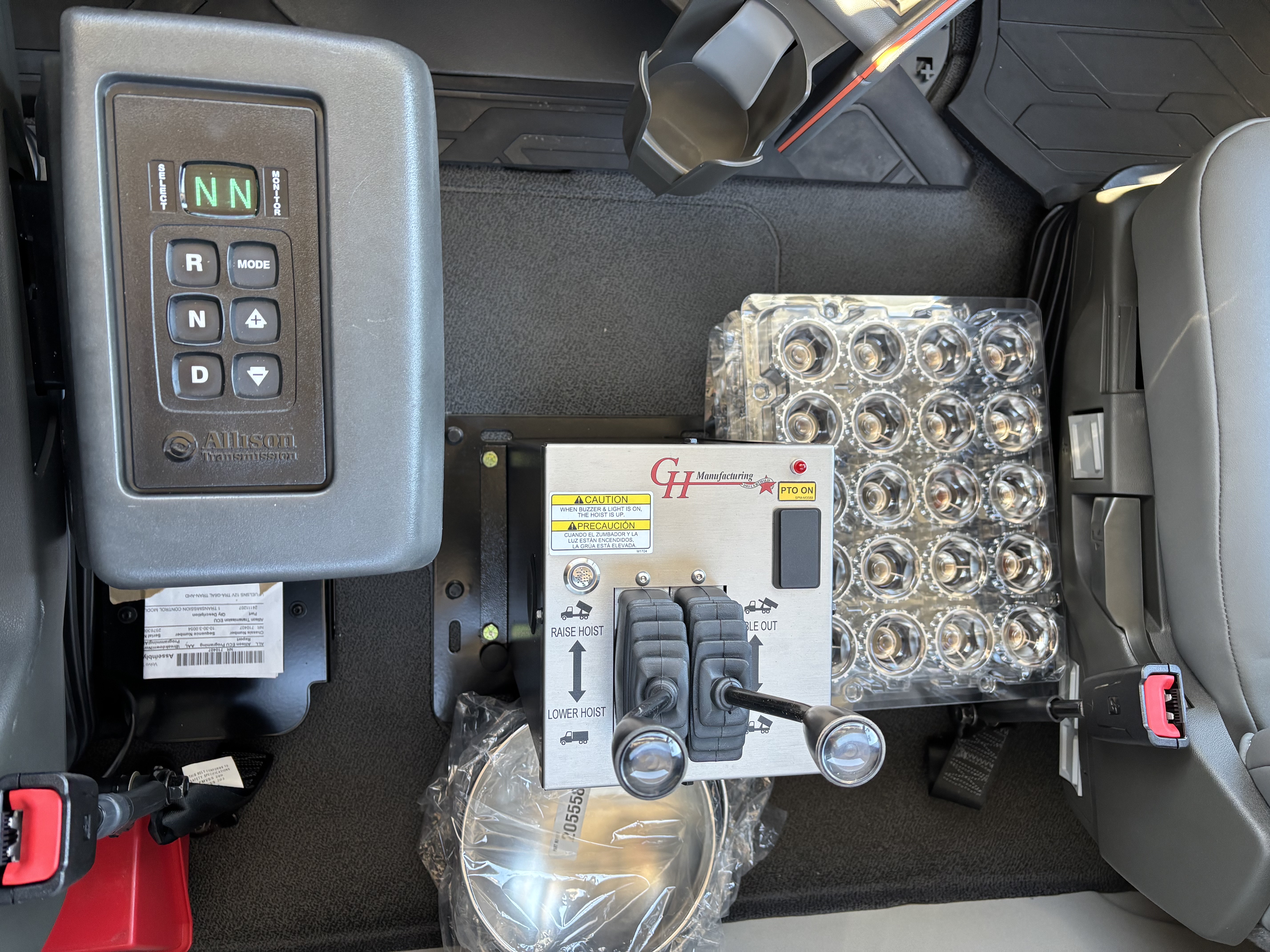 2026 Volvo - image 24