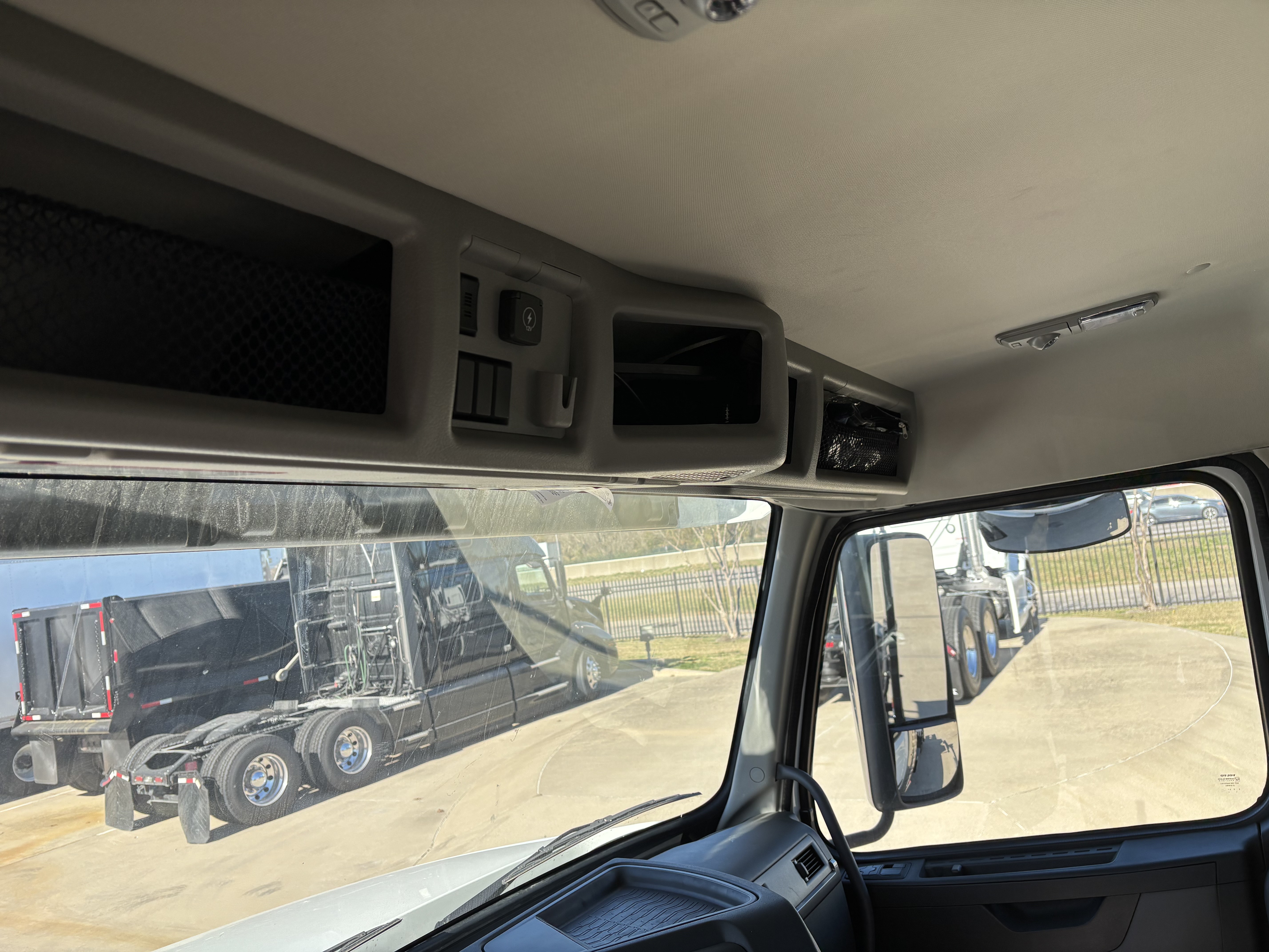 2026 Volvo - image 20