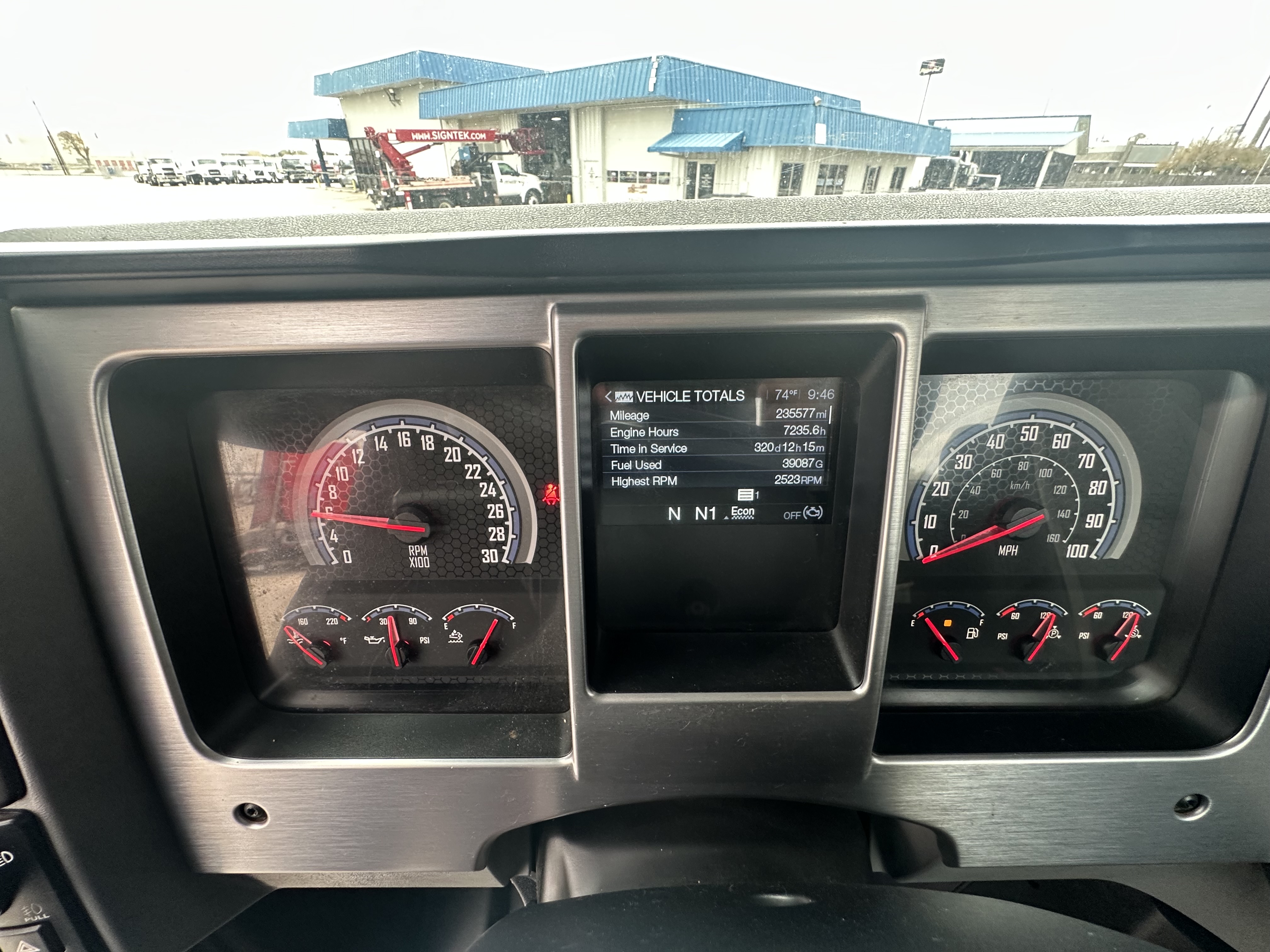 2024 Mack Granite - image 4