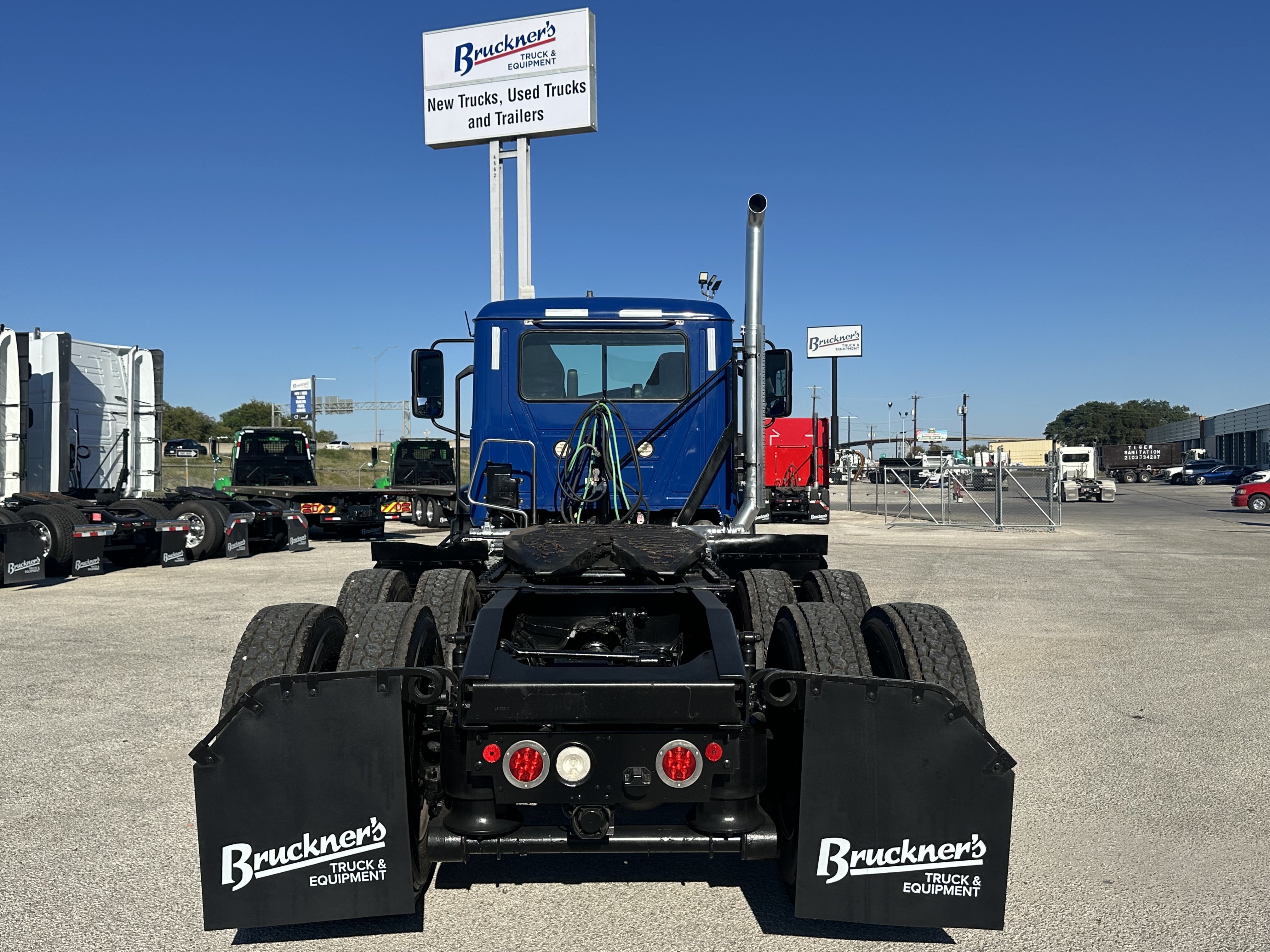 2024 Mack Granite - image 8