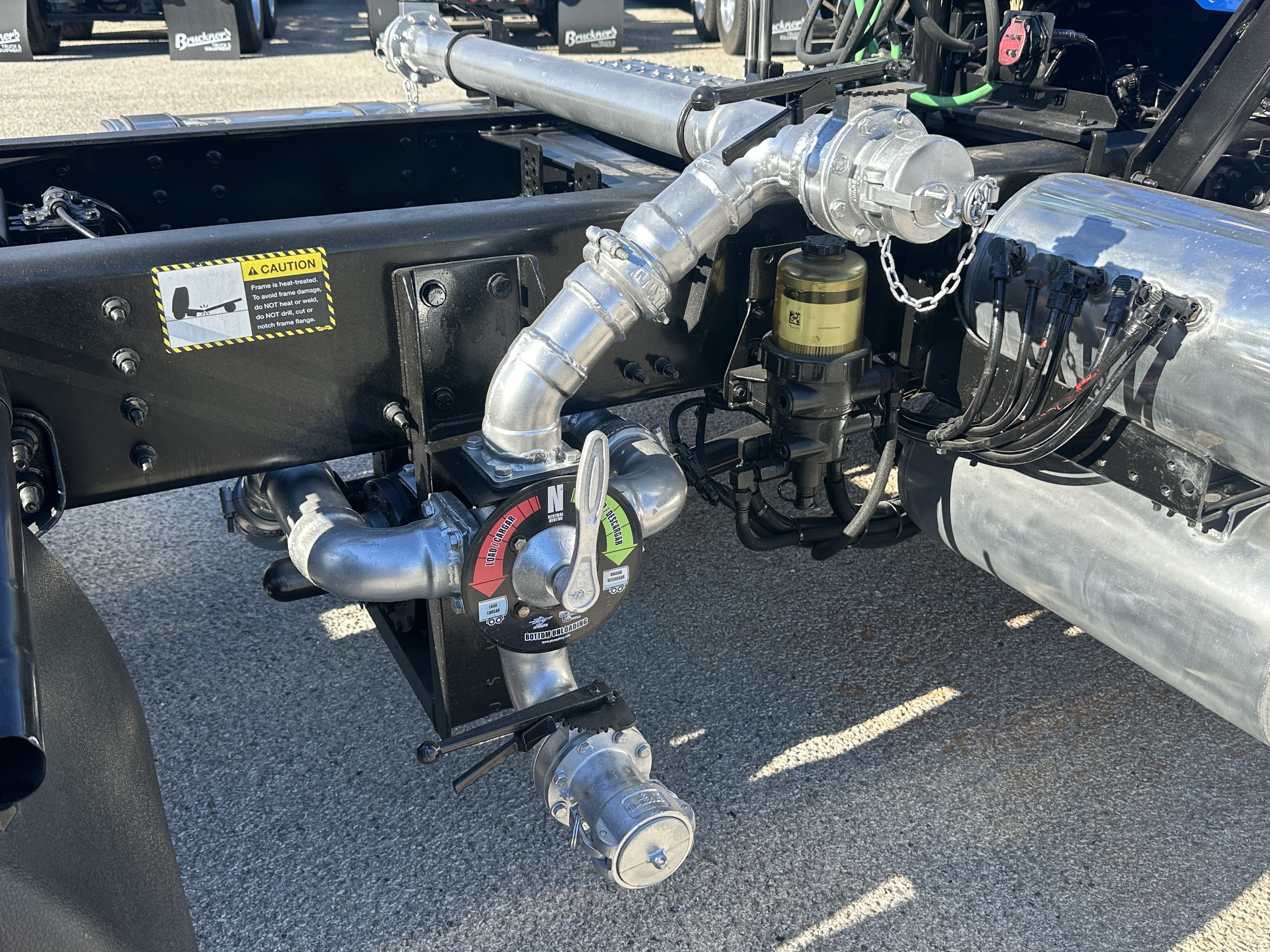 2024 Mack Granite - image 10