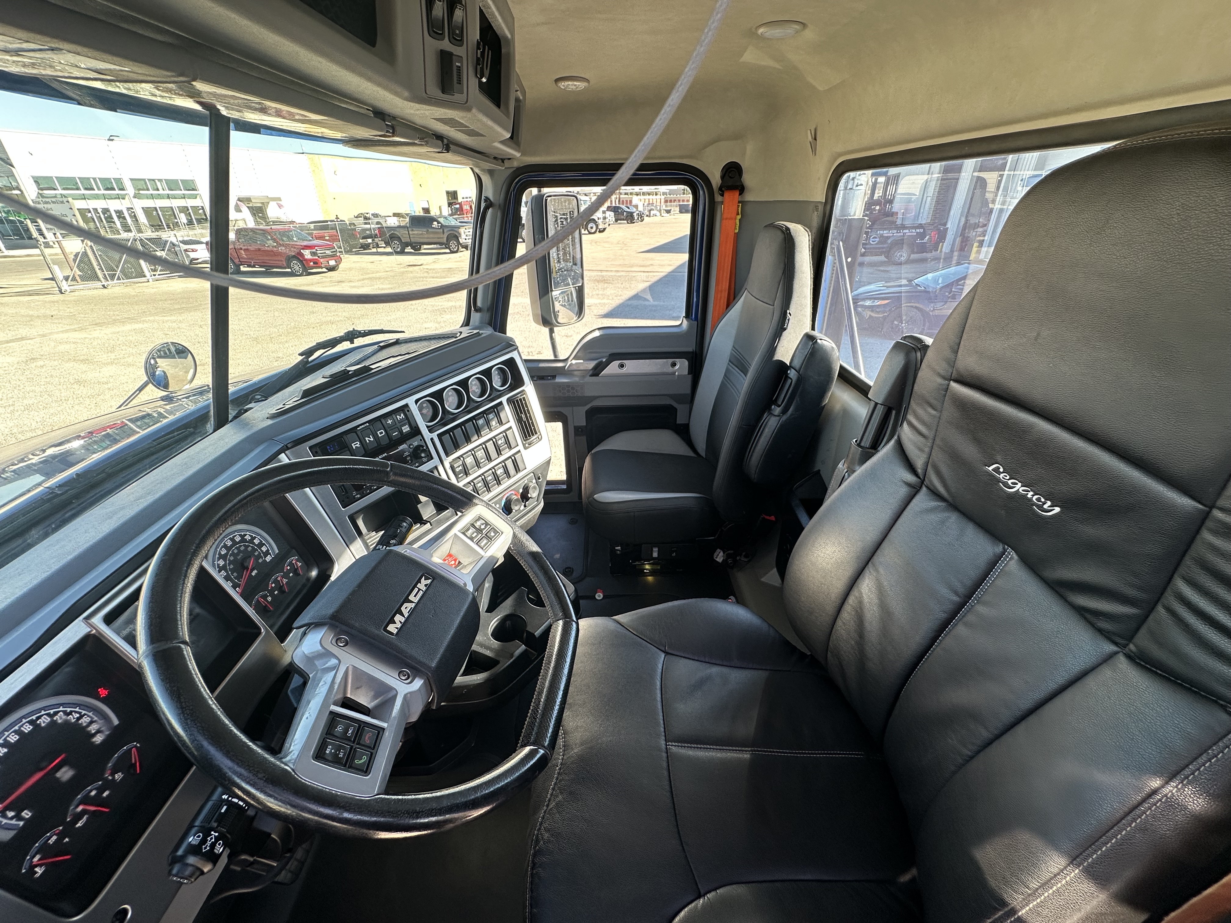 2024 Mack Granite - image 11