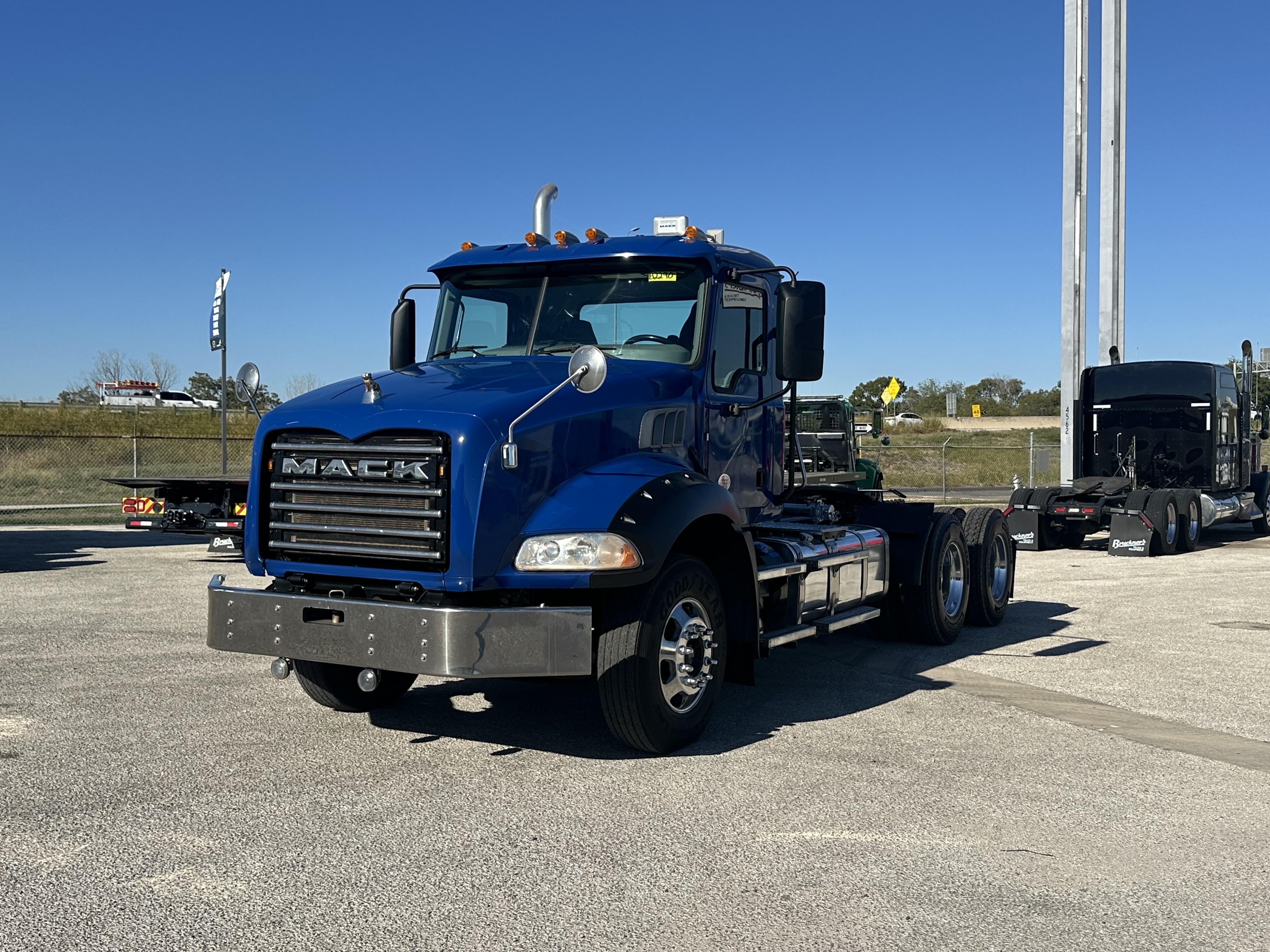 2024 Mack Granite - image 1