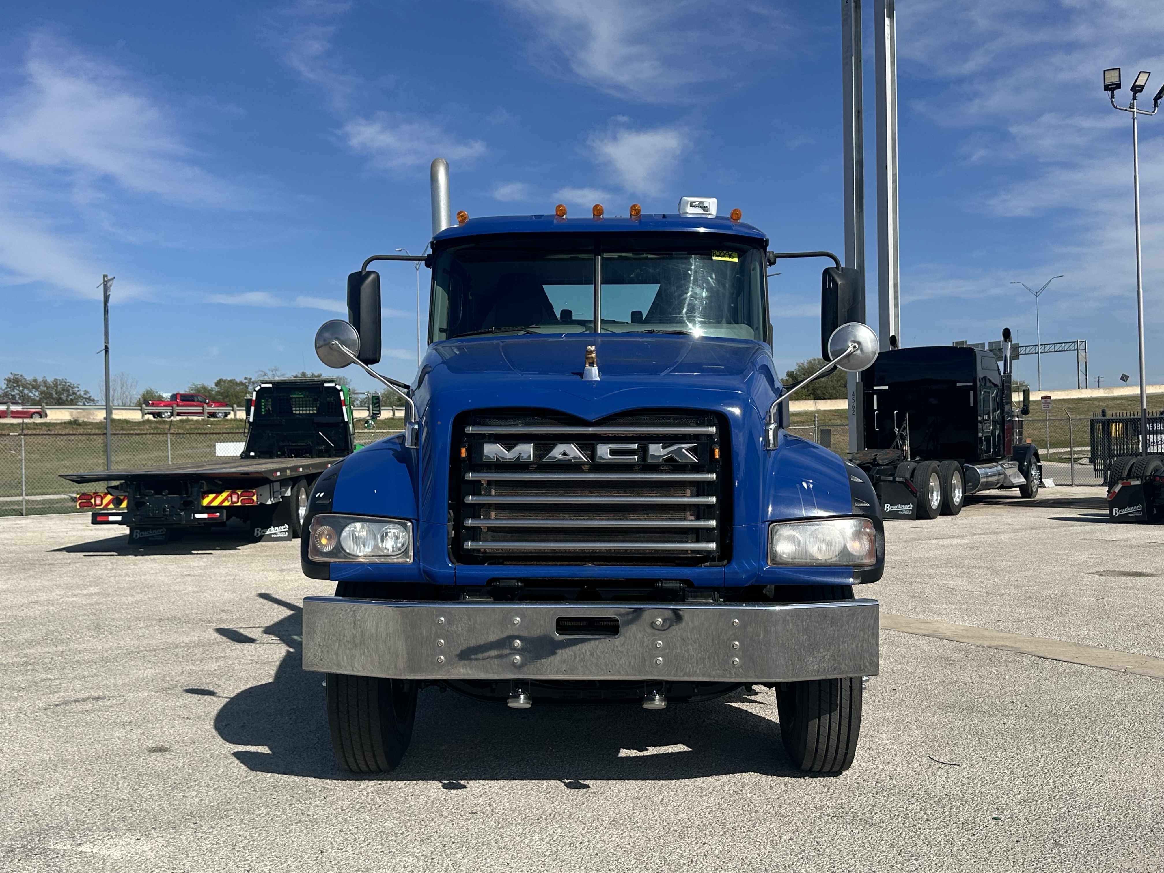 2024 Mack - image 3