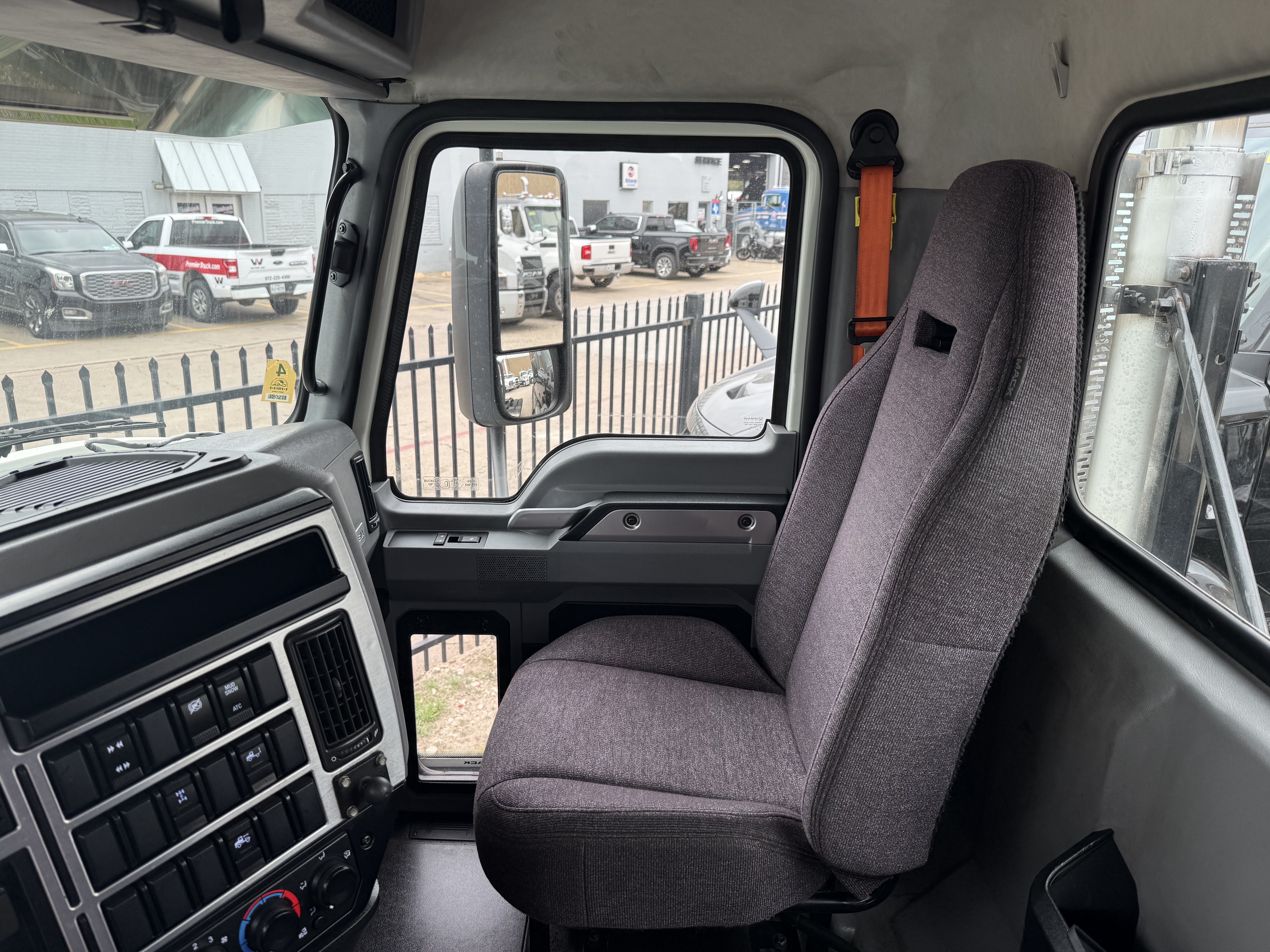 2021 Mack - image 17