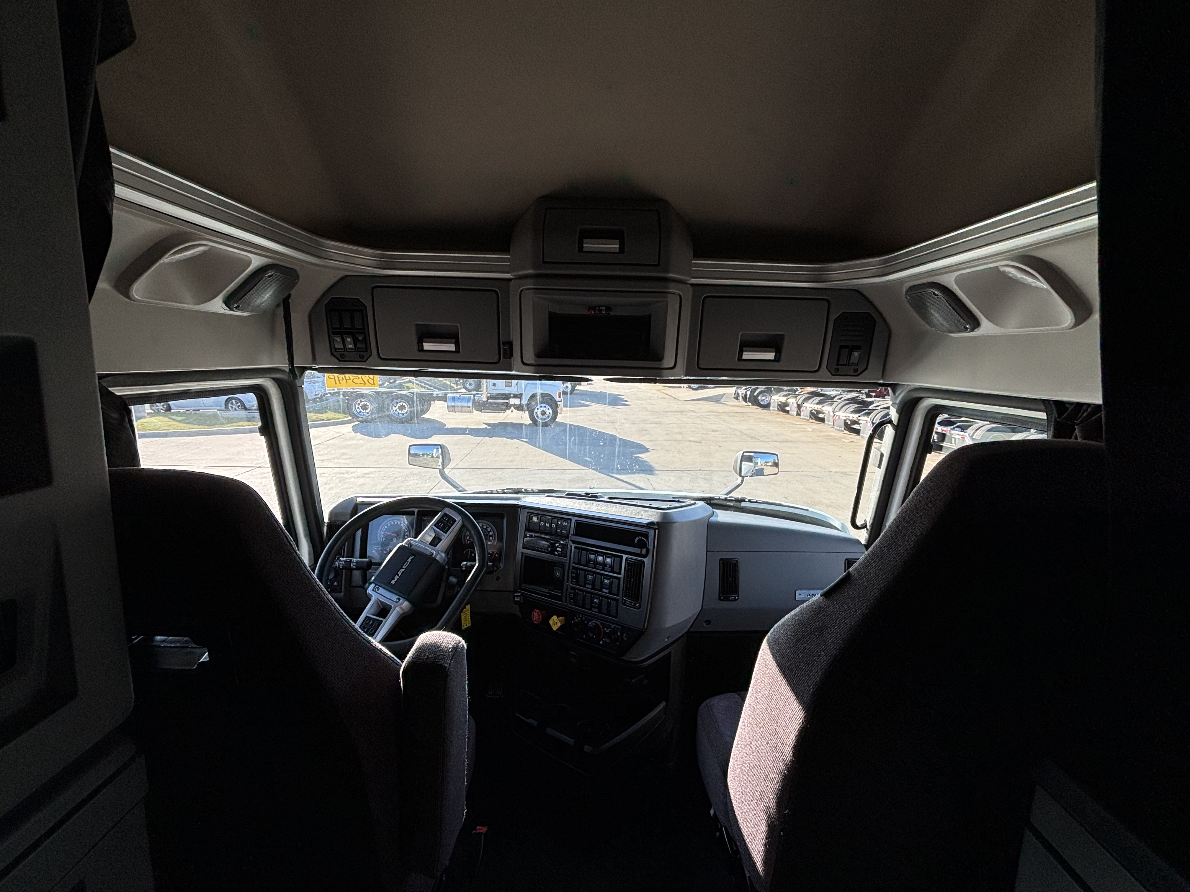 2020 Mack - image 30