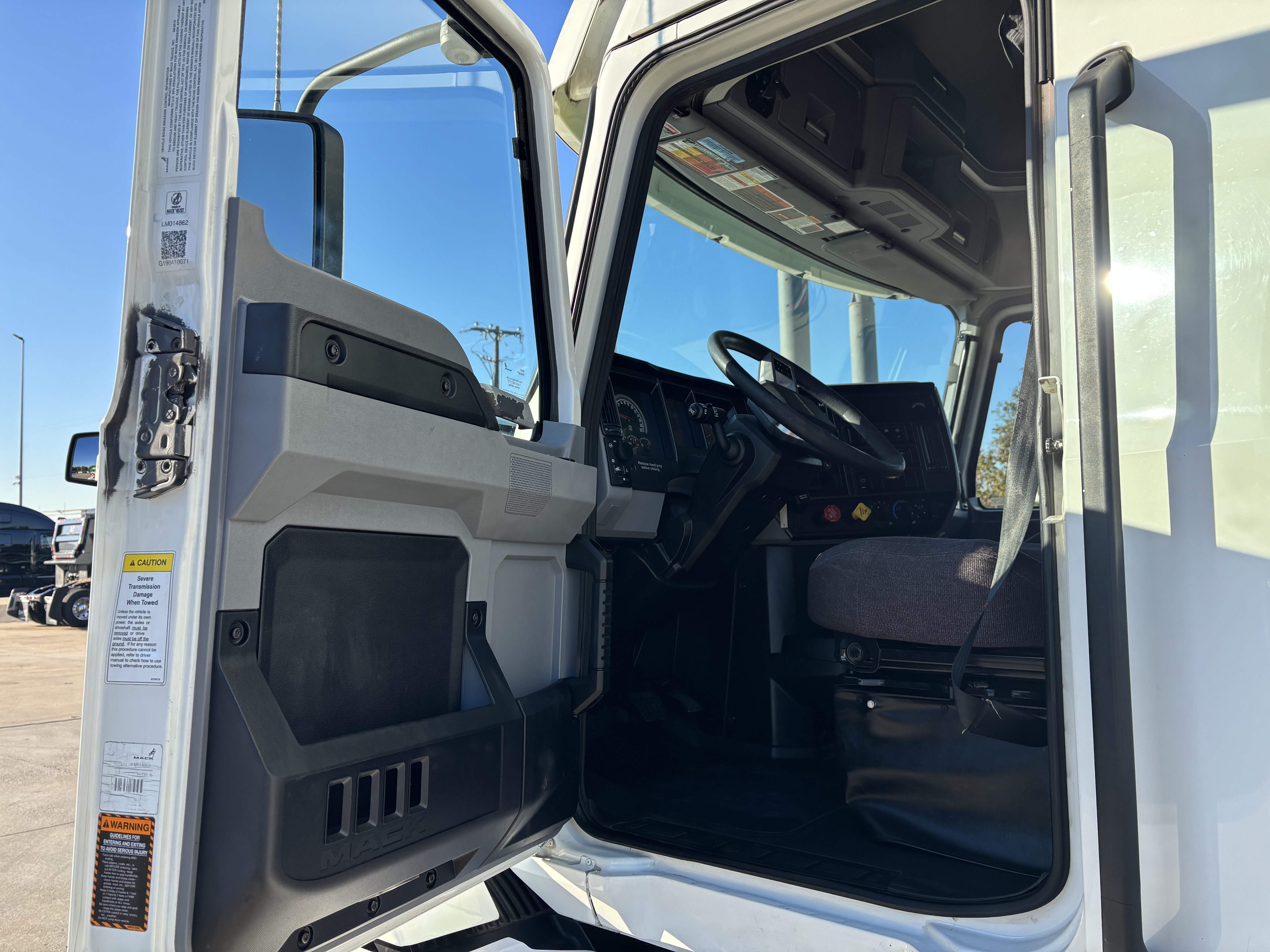 2020 Mack - image 20