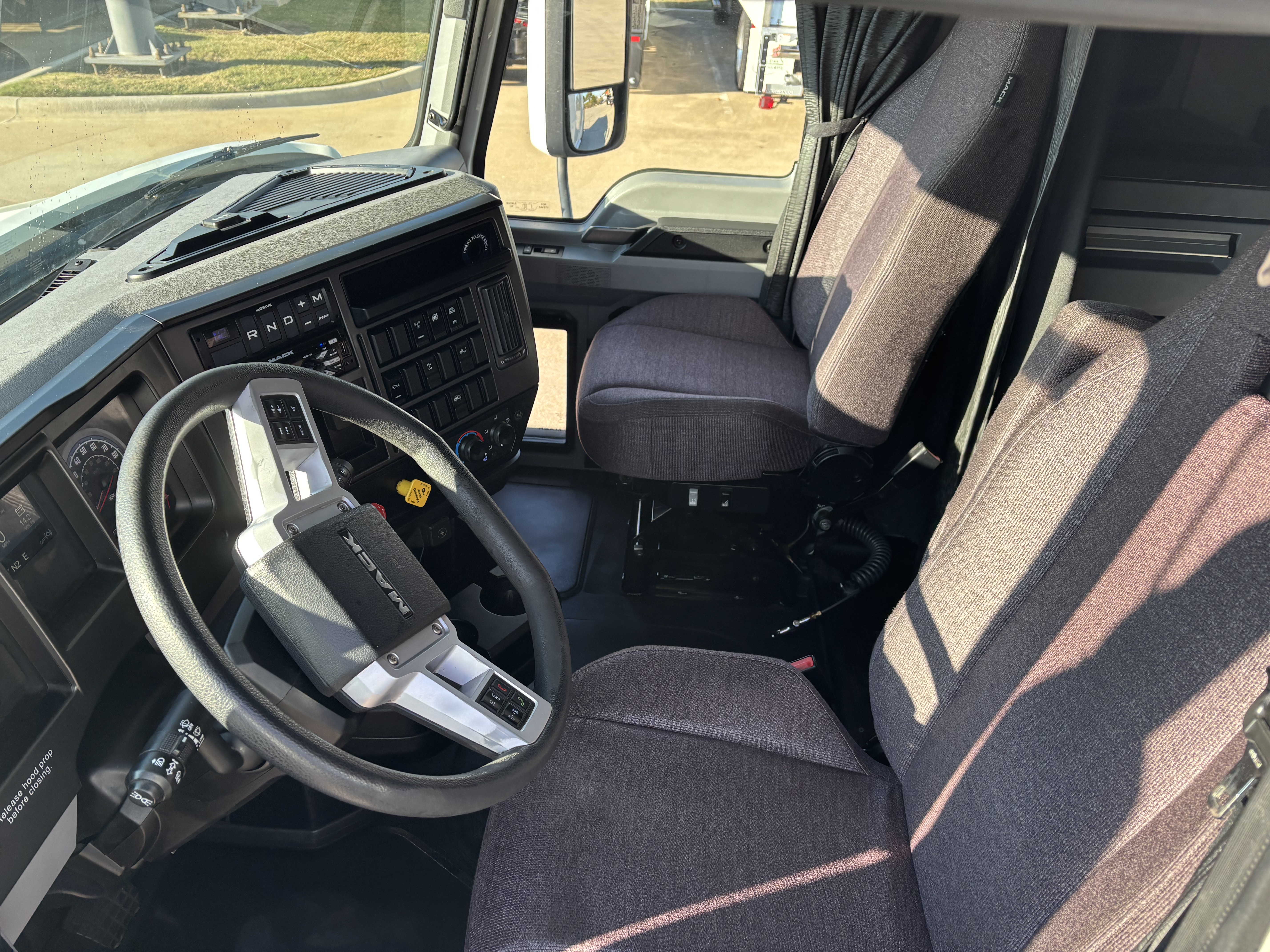 2020 Mack - image 21