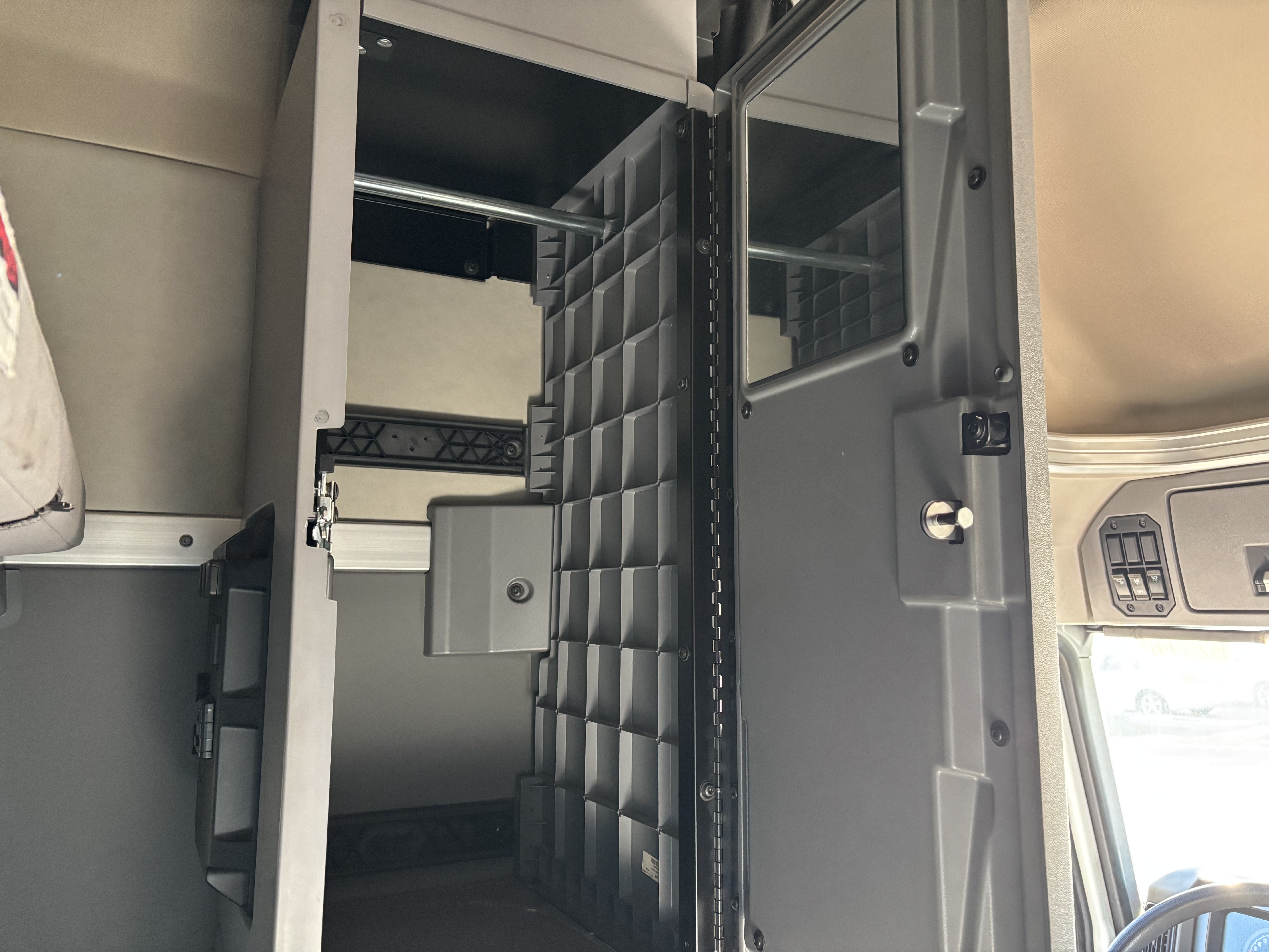 2020 Mack - image 28