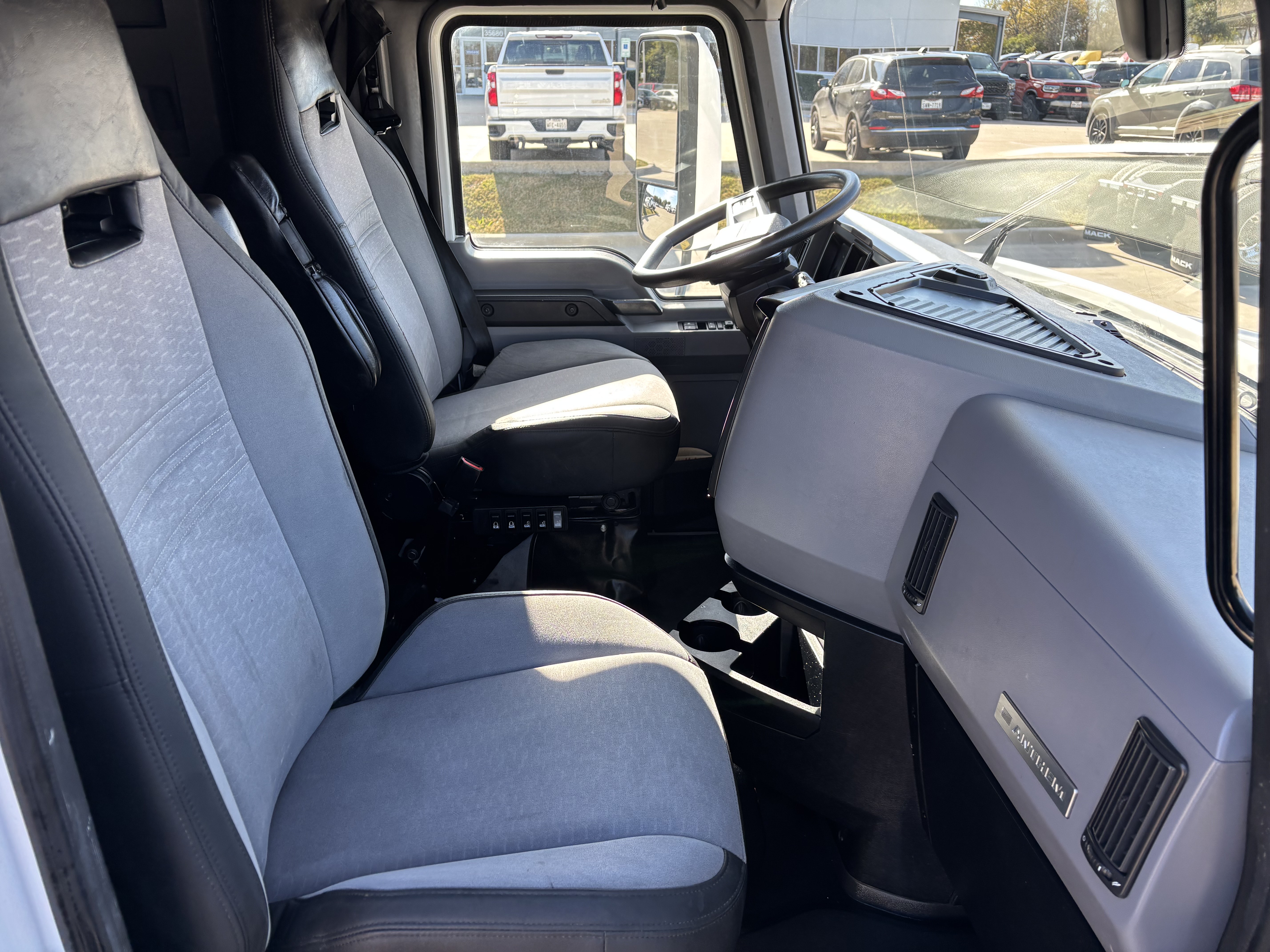 2022 Mack - image 19