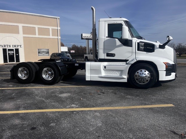 2026 Mack - image 4