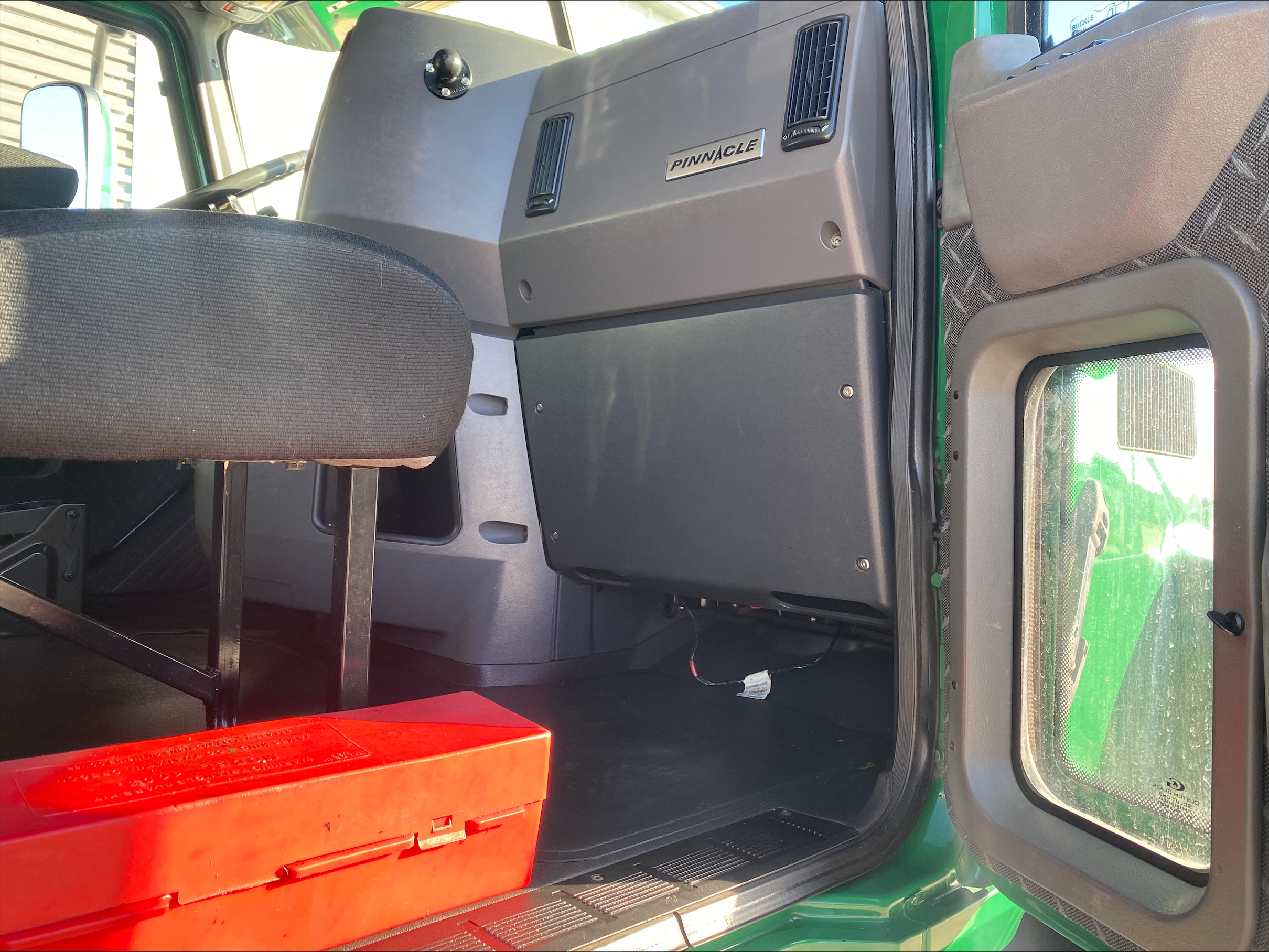 2018 Mack - image 14