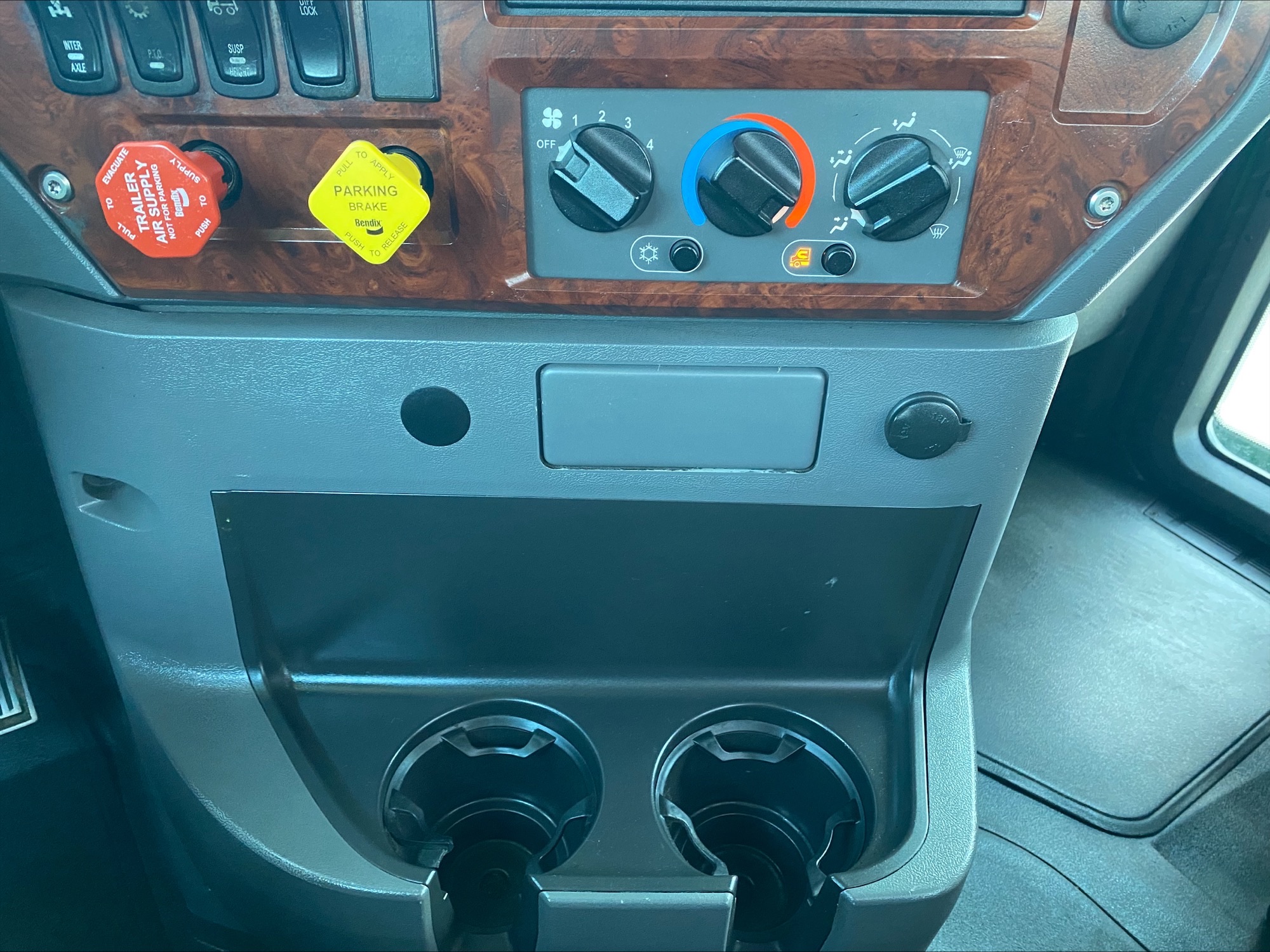 2018 Mack - image 19