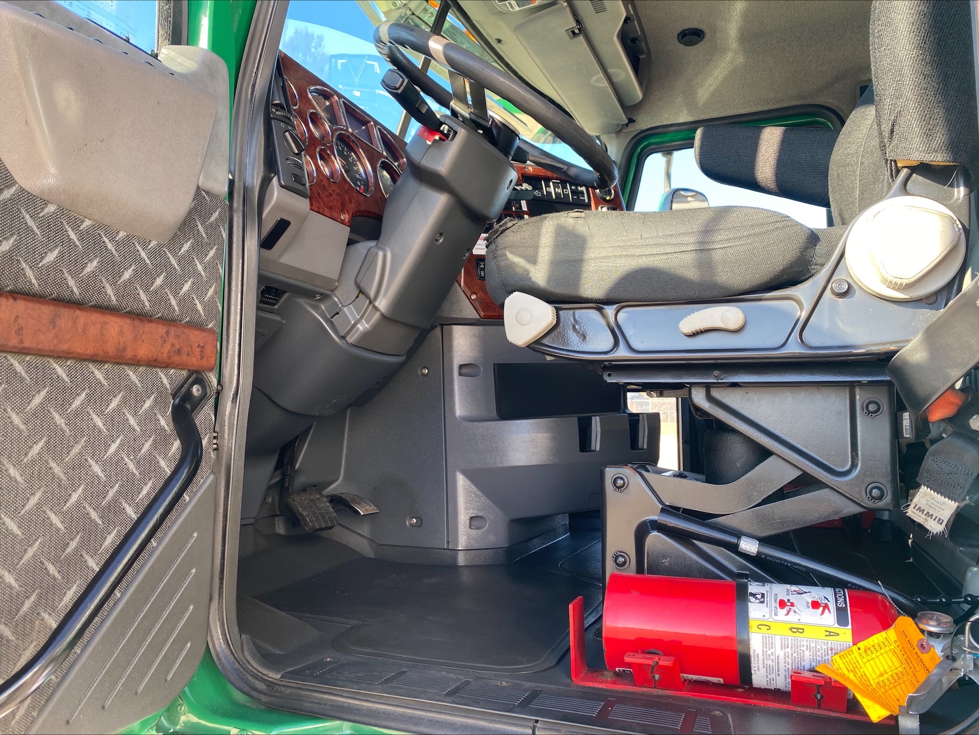 2018 Mack - image 11