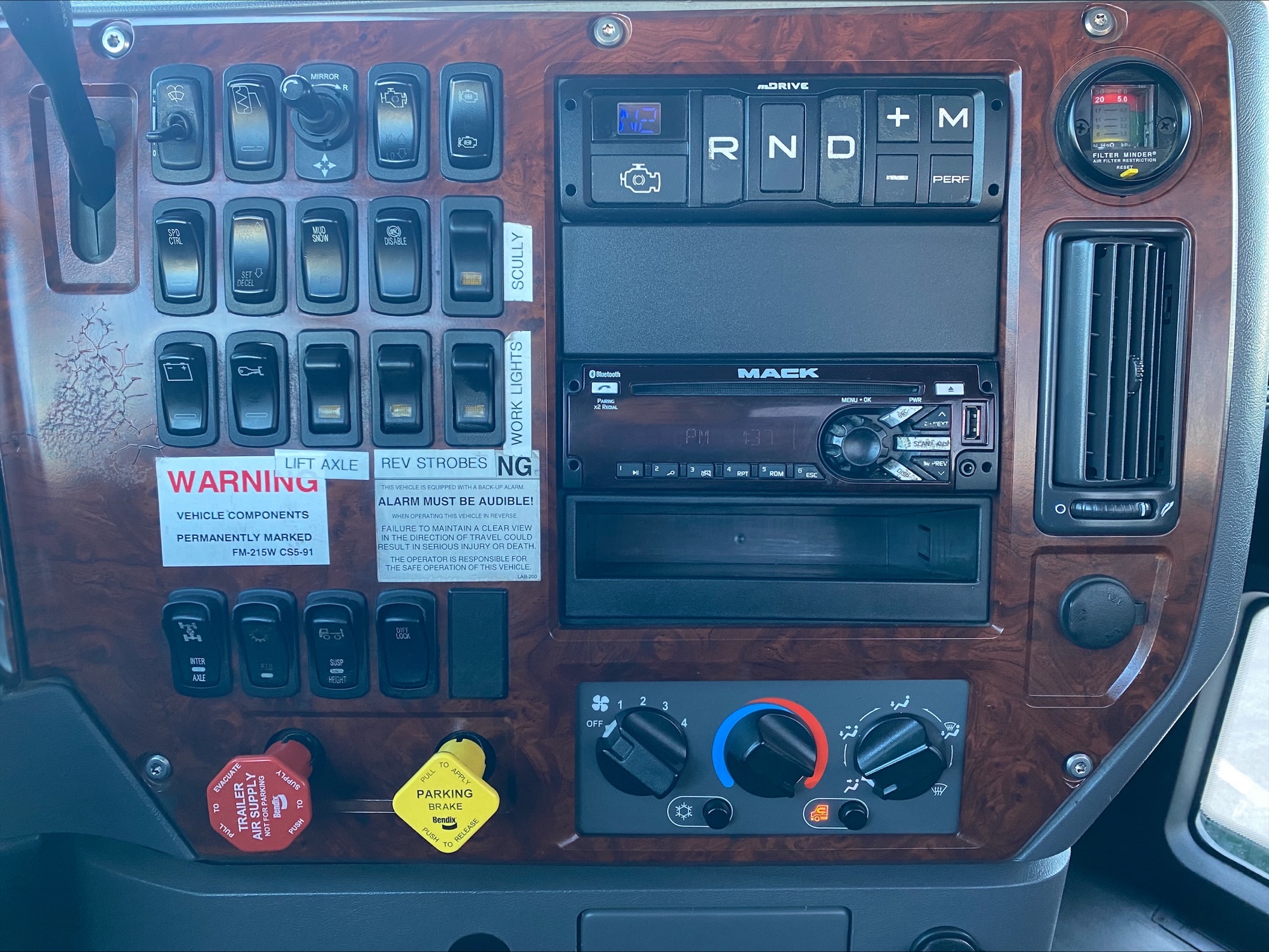 2018 Mack - image 18