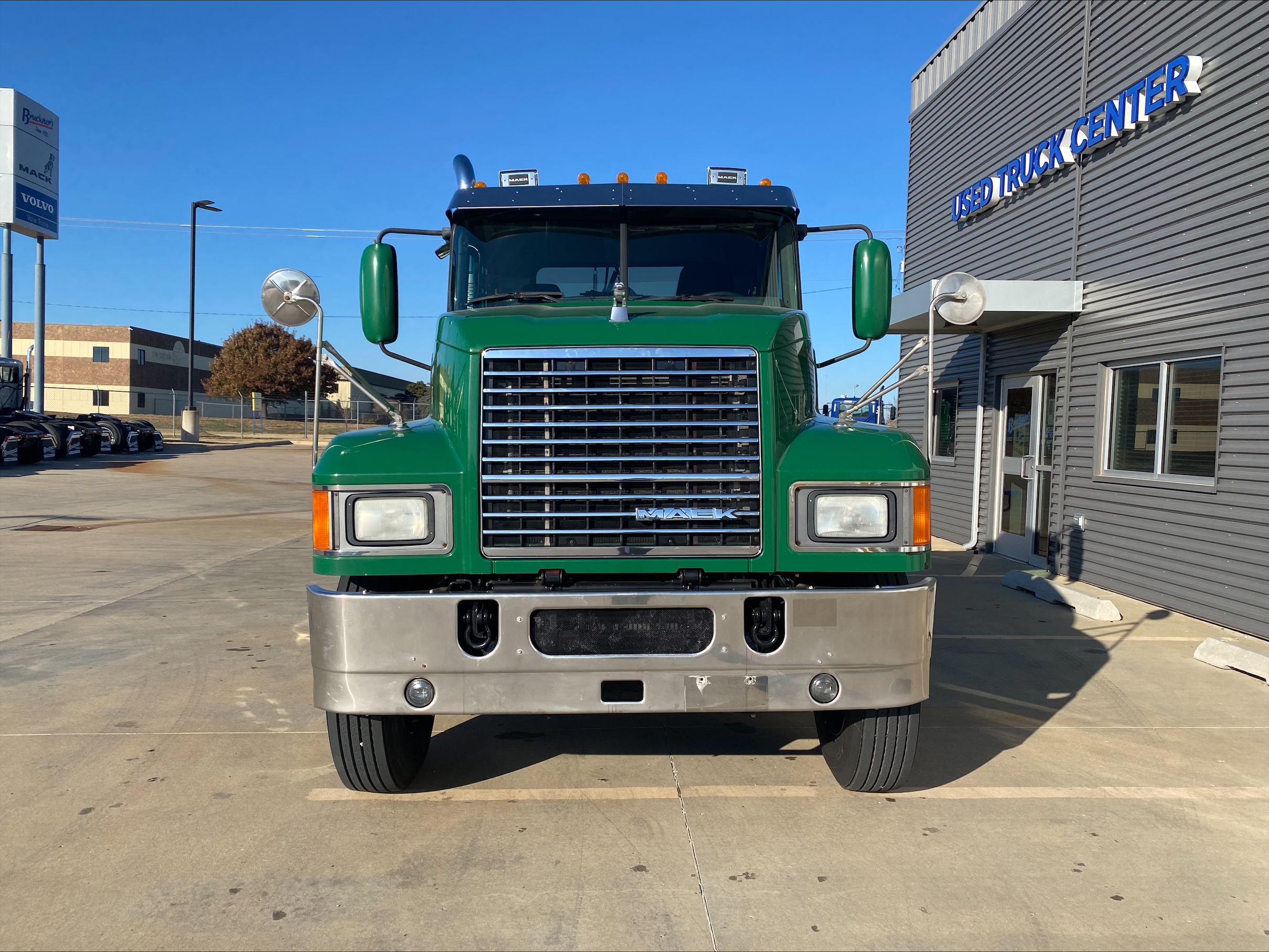 2018 Mack - image 2