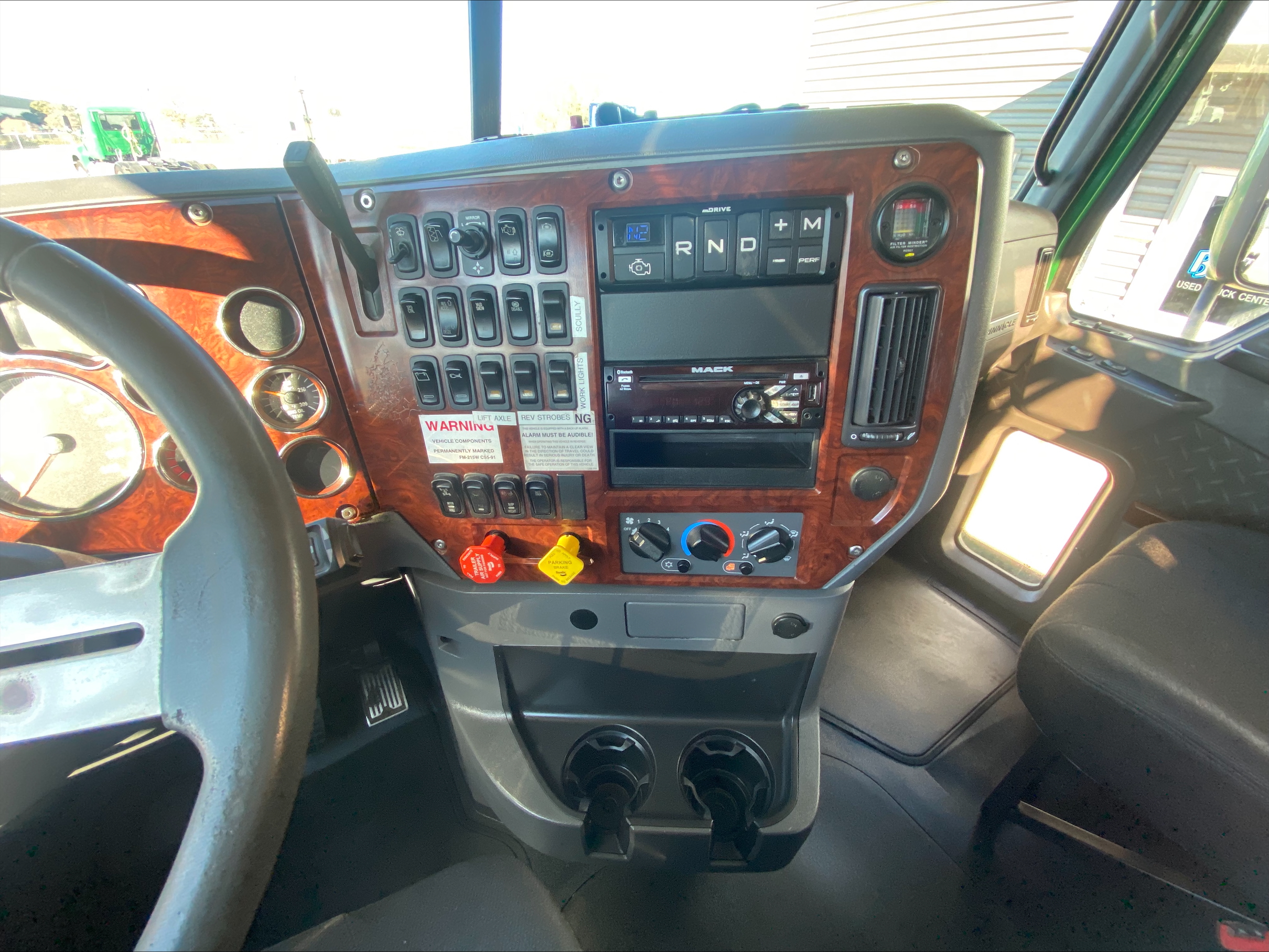 2018 Mack - image 20