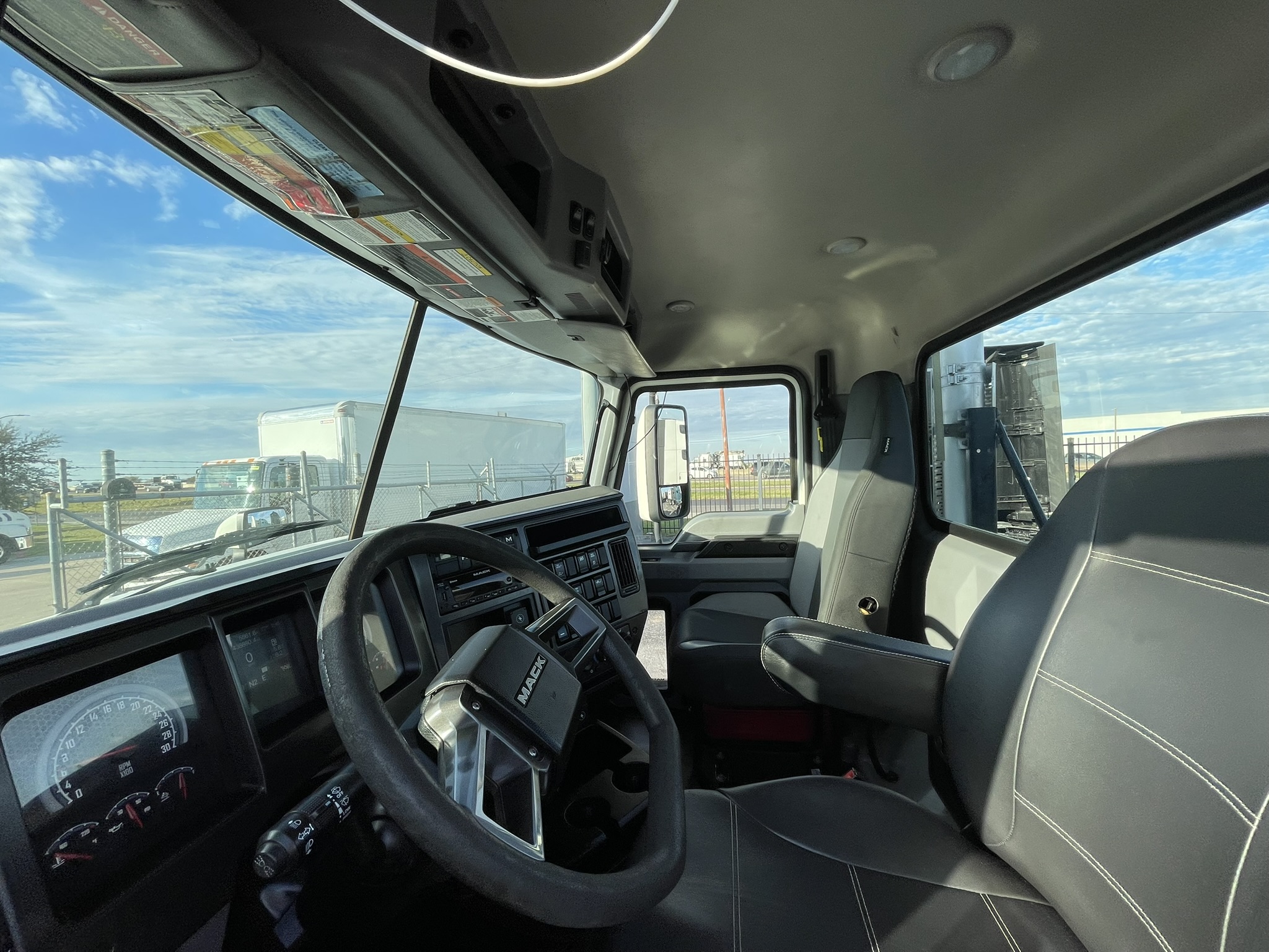 2020 Mack - image 22