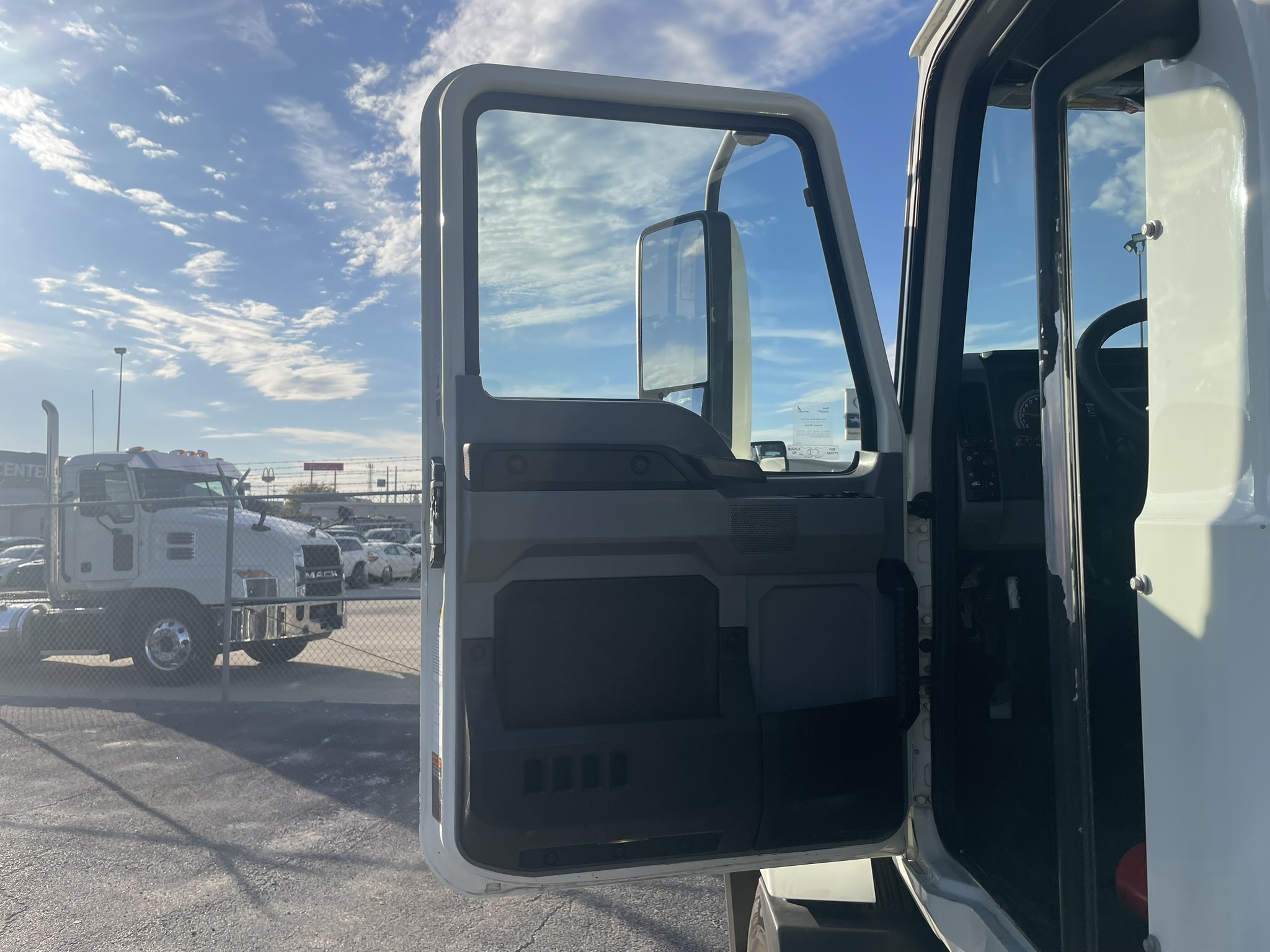 2020 Mack - image 21