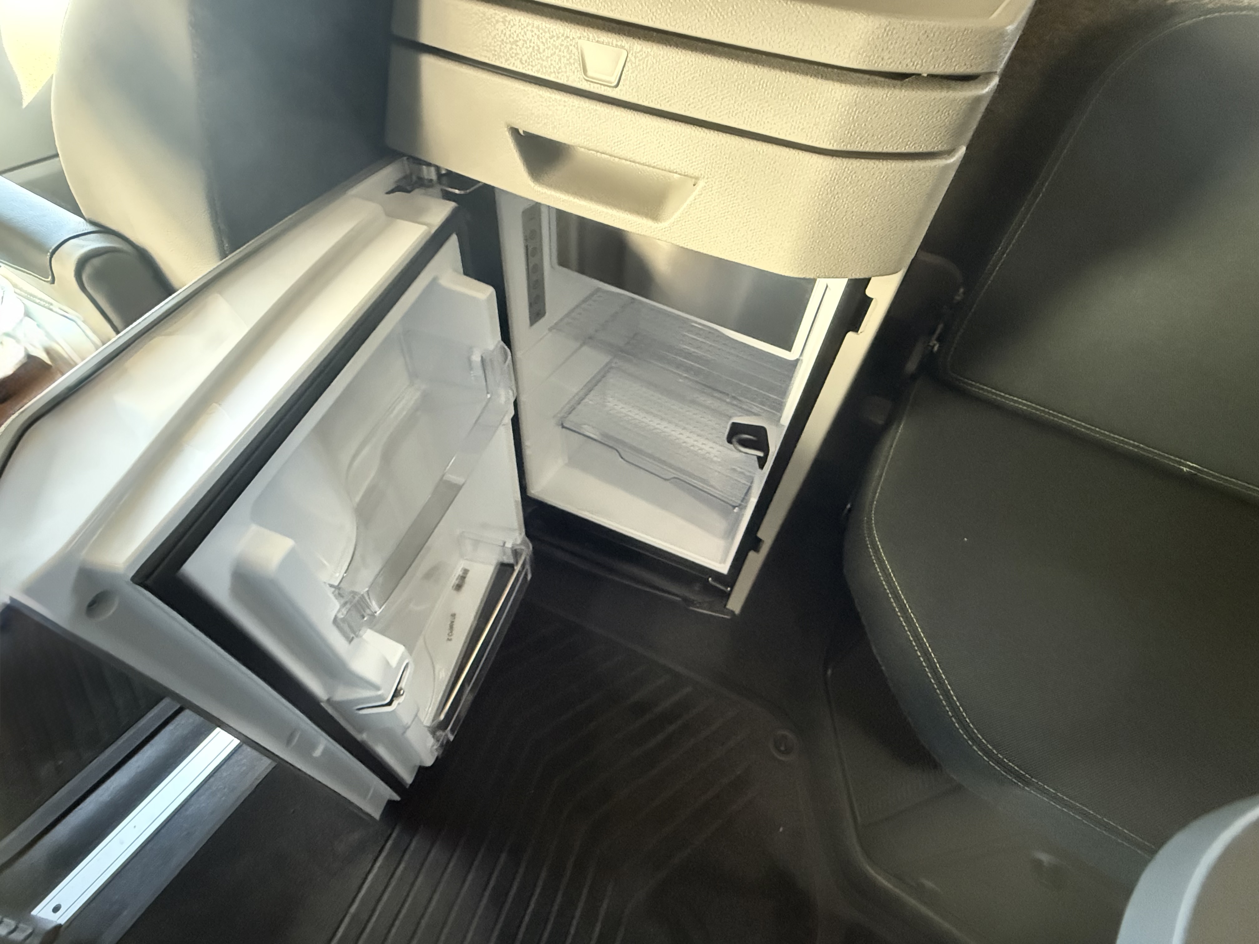 2026 Volvo - image 16