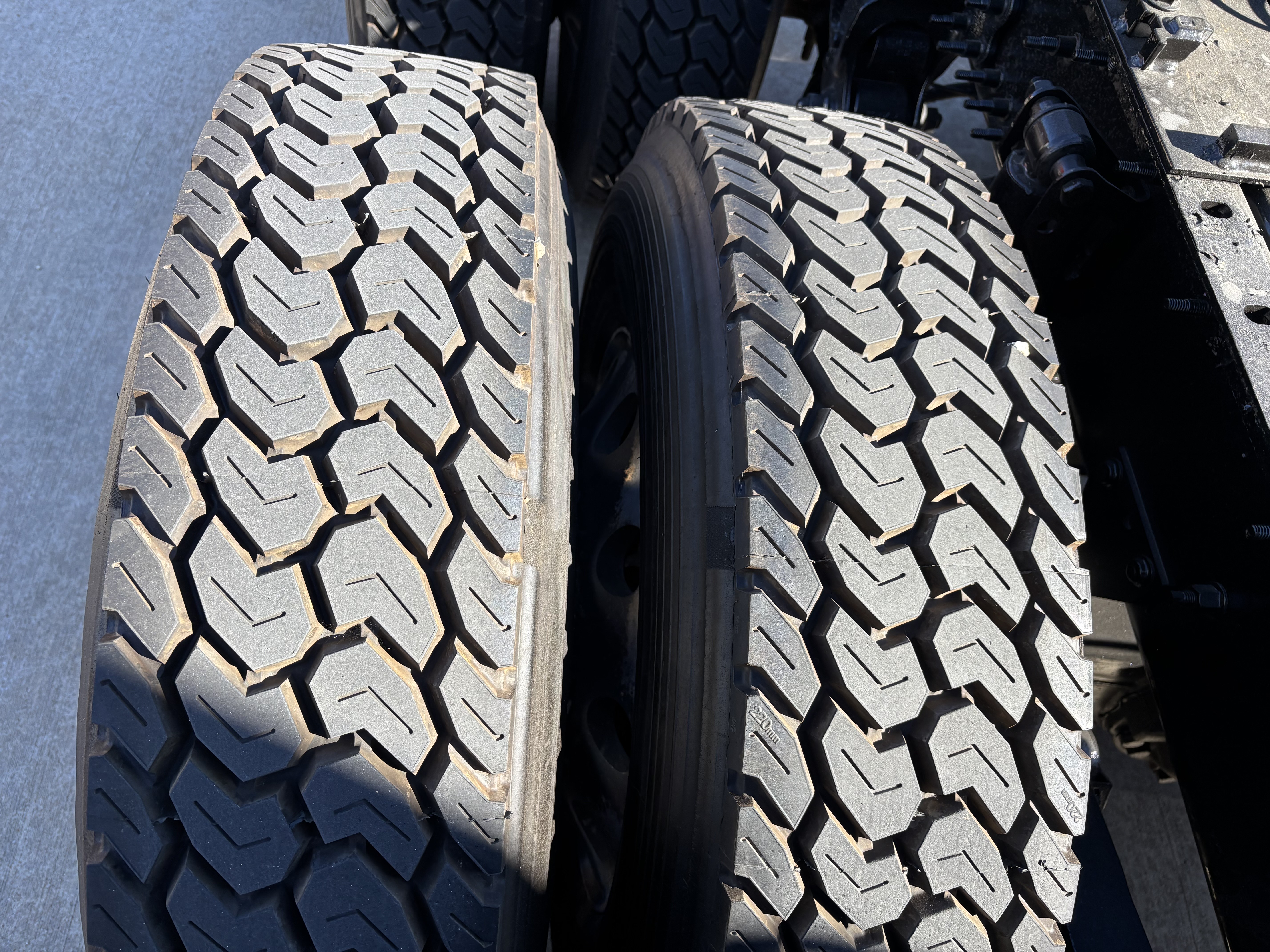 2022 Volvo - image 13