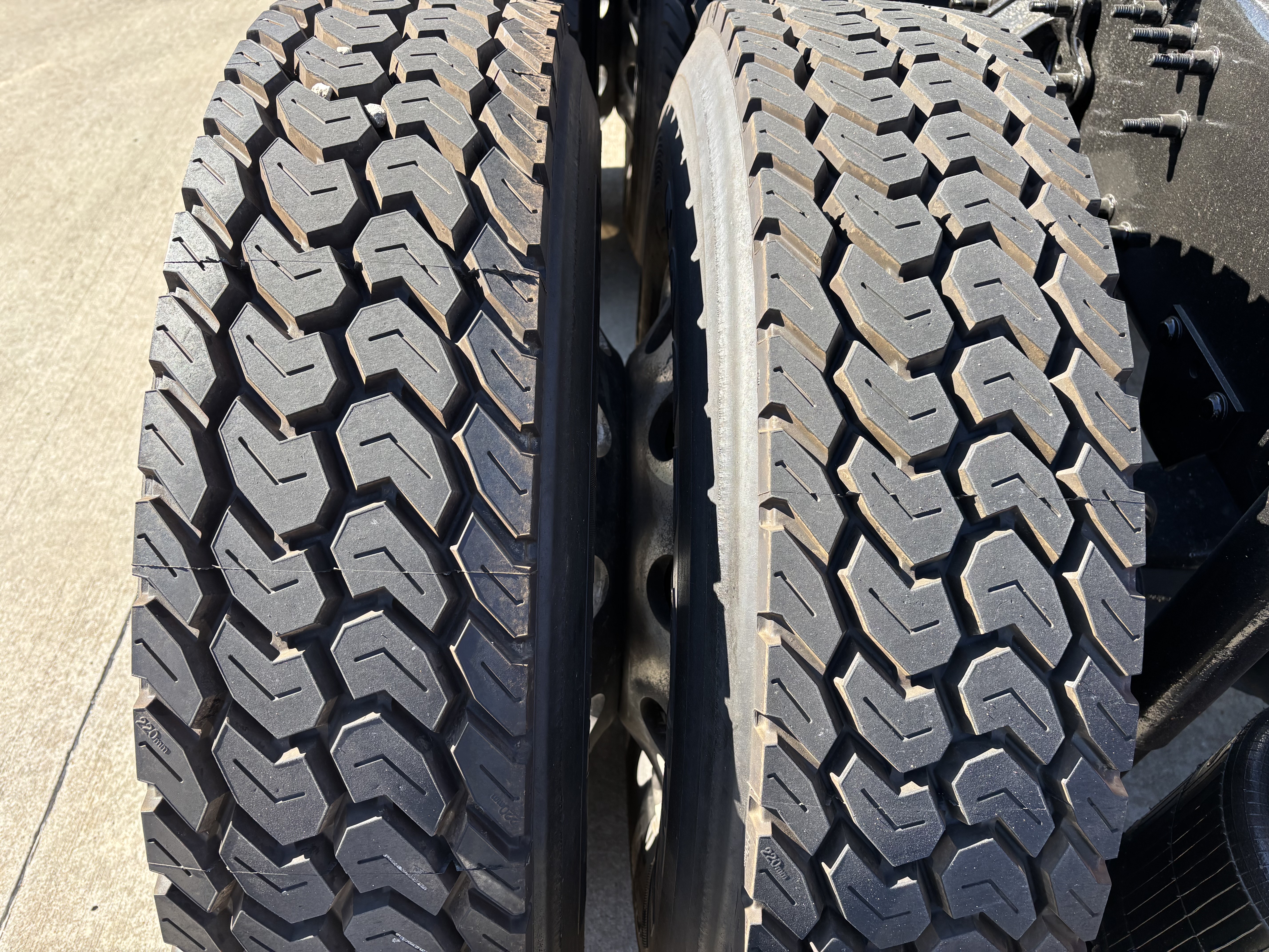 2022 Volvo - image 15