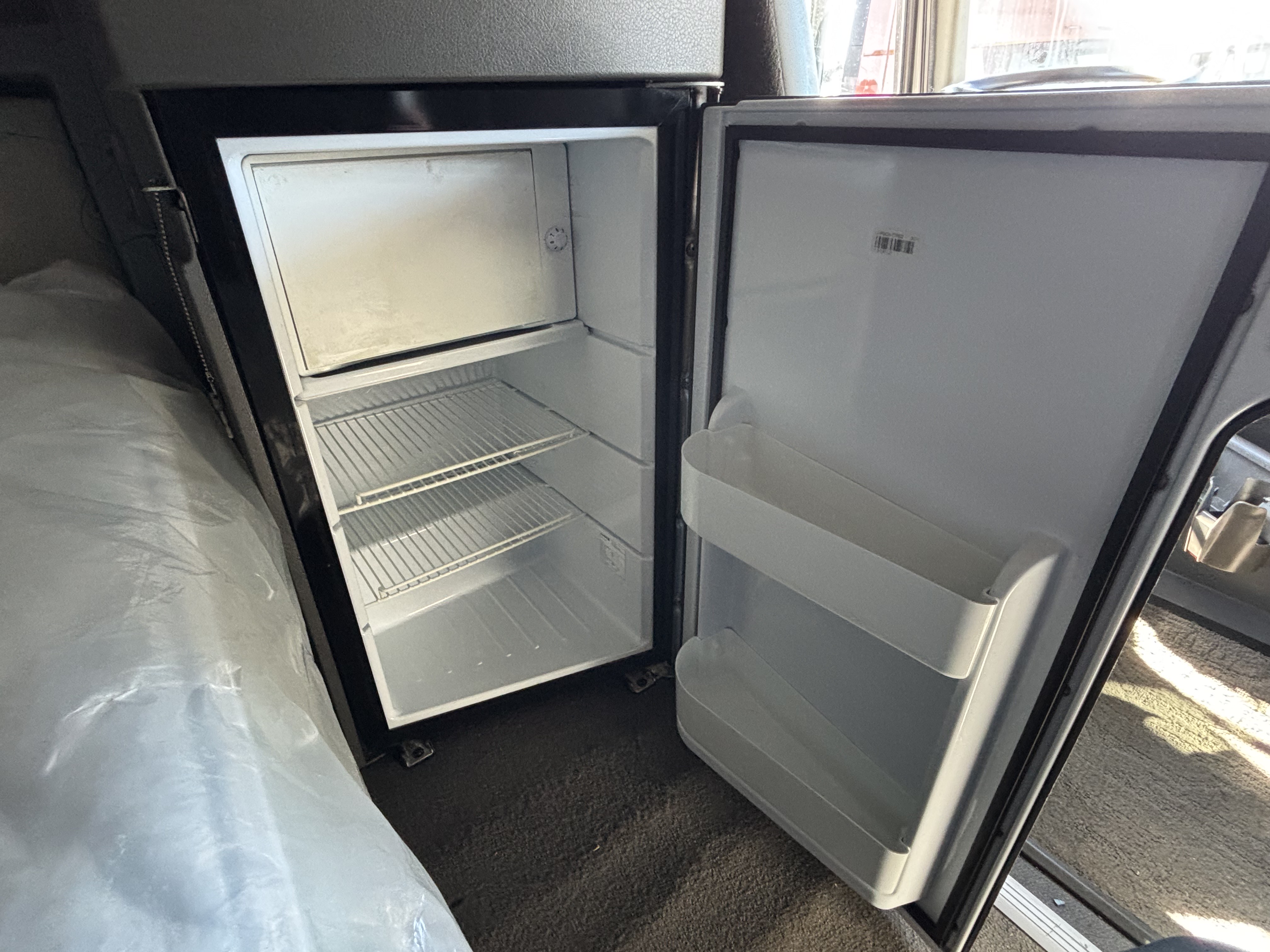 2022 Volvo - image 26