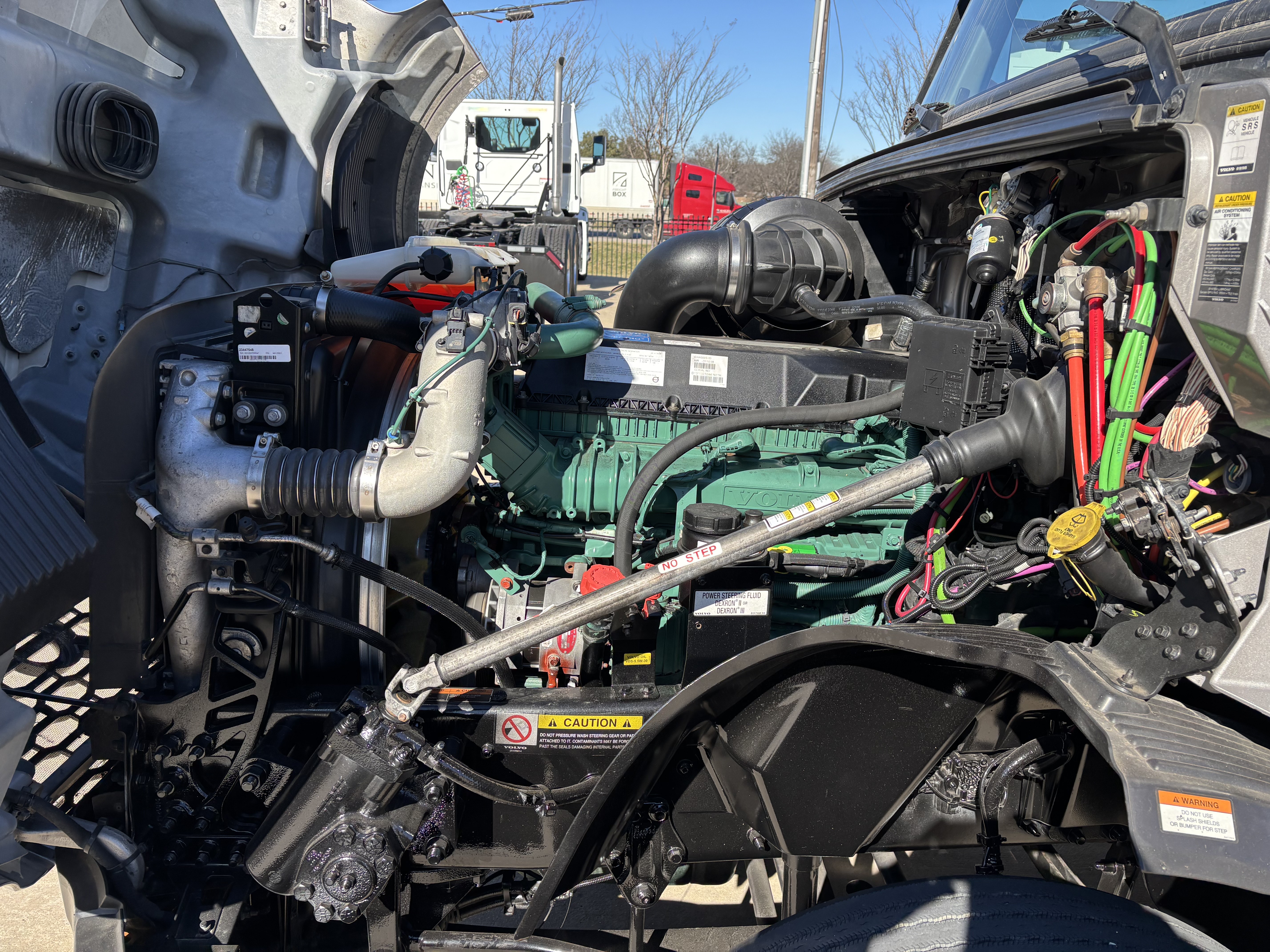 2022 Volvo - image 9