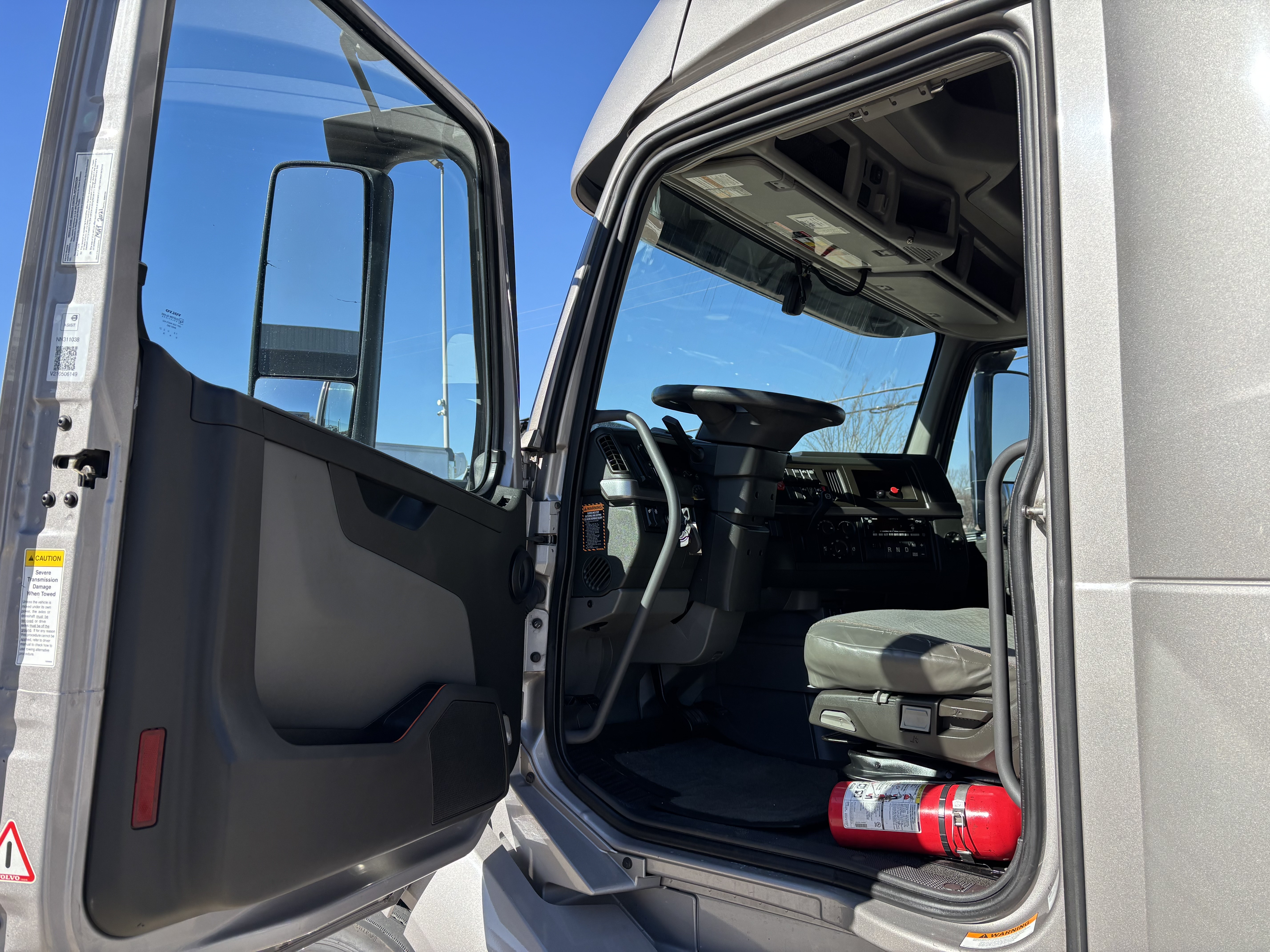 2022 Volvo - image 21