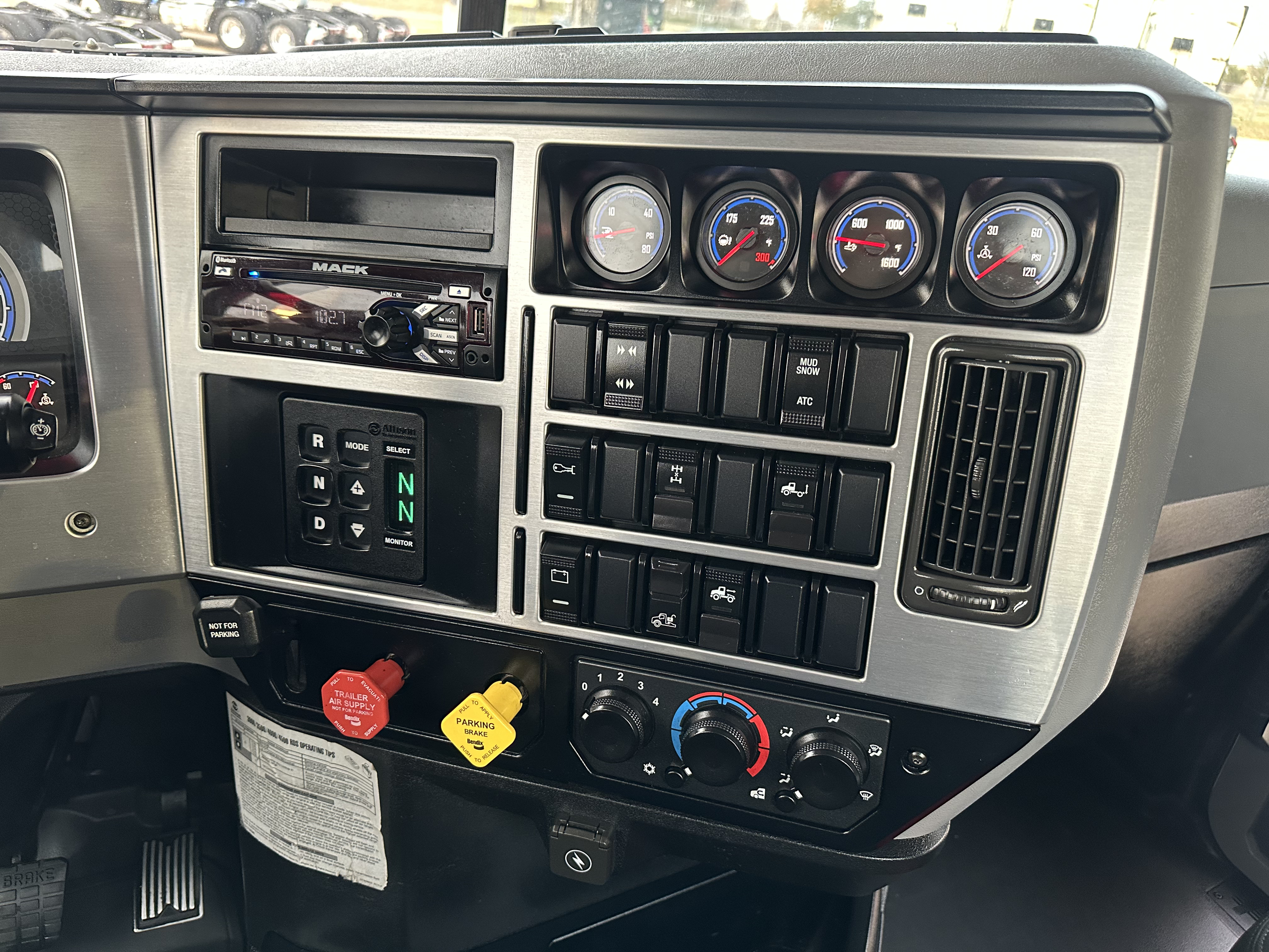 2019 Mack - image 17